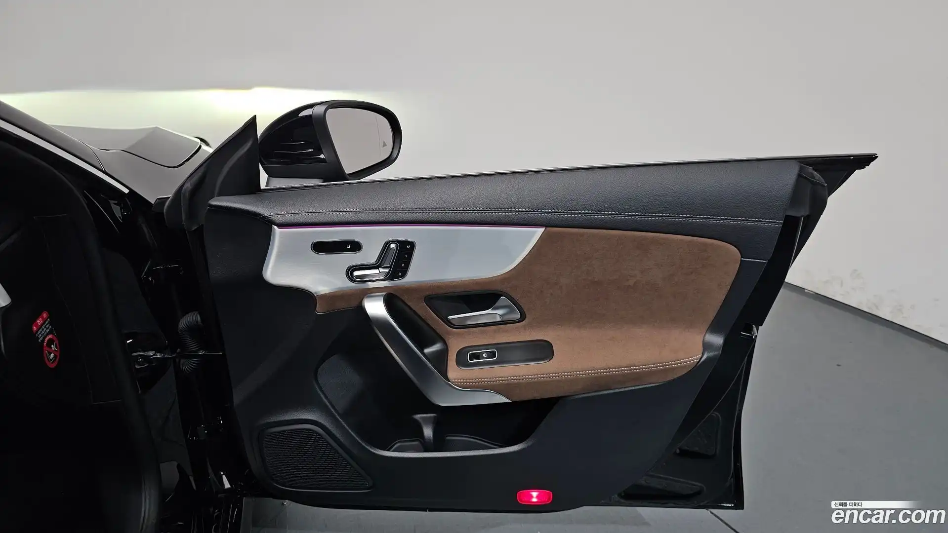 CLA-Class Mercedes-Benz 2025.4-INNER-034