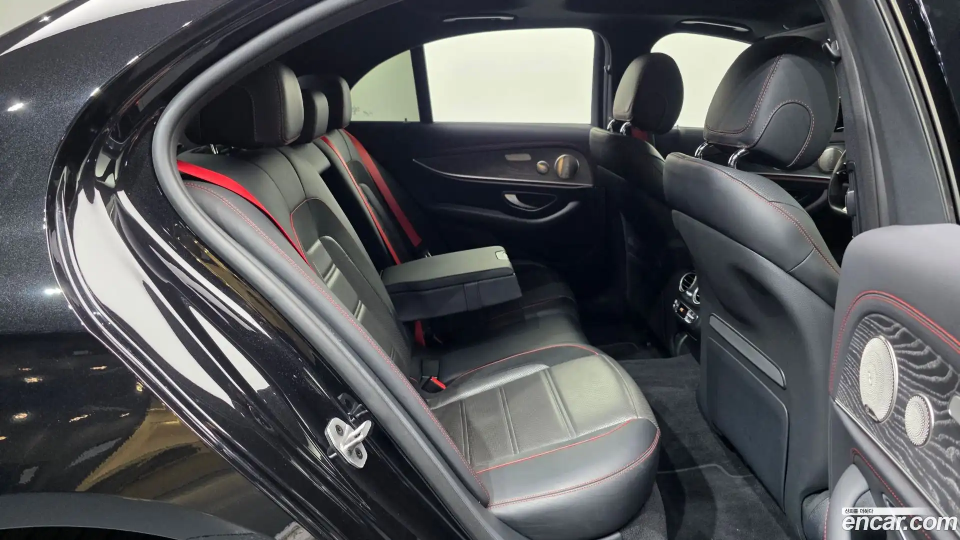 E-Class Mercedes-Benz 2022.10-OPTION-016