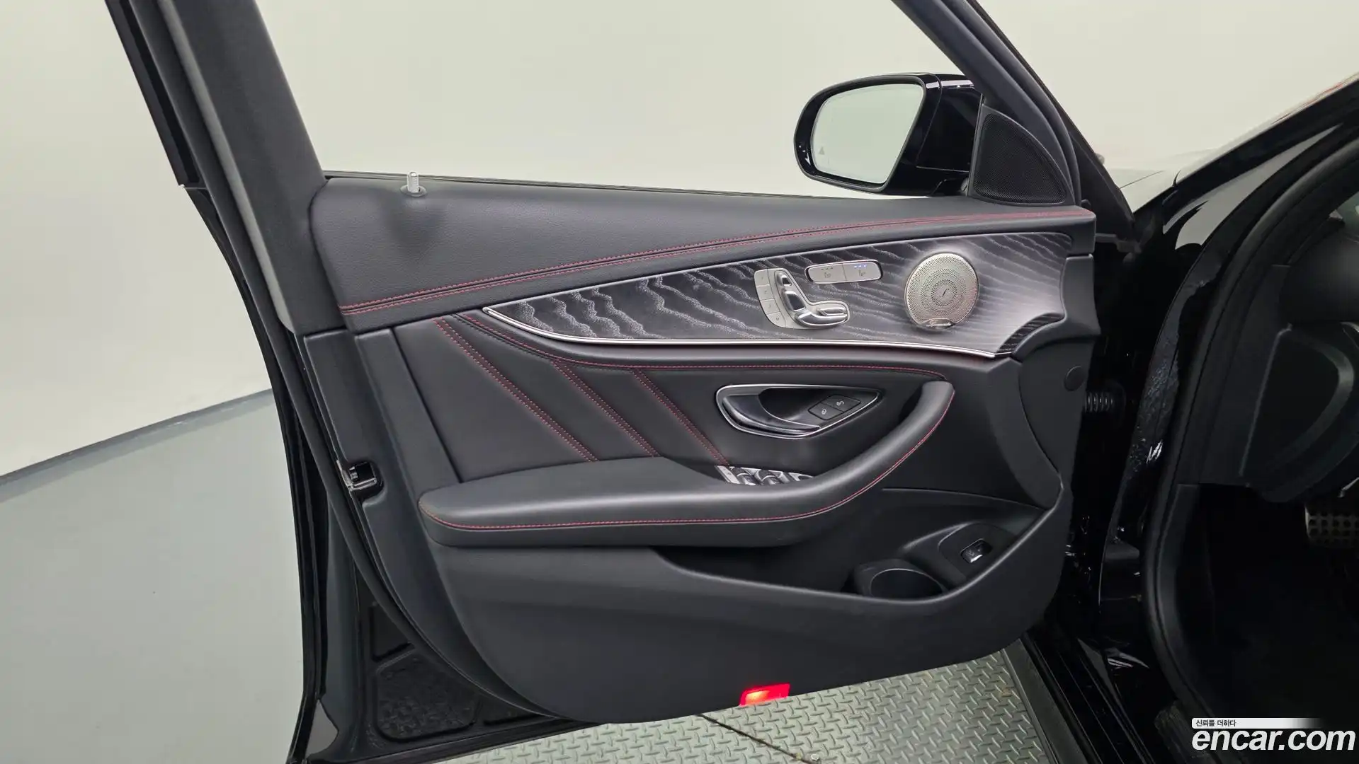 E-Class Mercedes-Benz 2022.10-INNER-034
