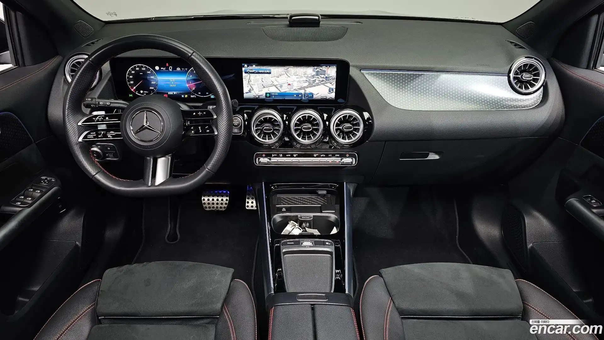 GLA-Class Mercedes-Benz 2025.4-INNER-007