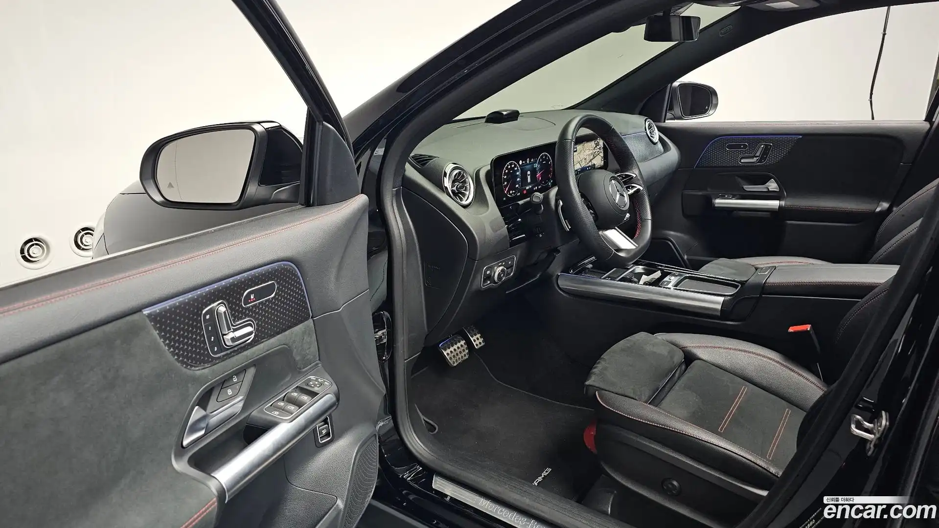 GLA-Class Mercedes-Benz 2025.4-INNER-010