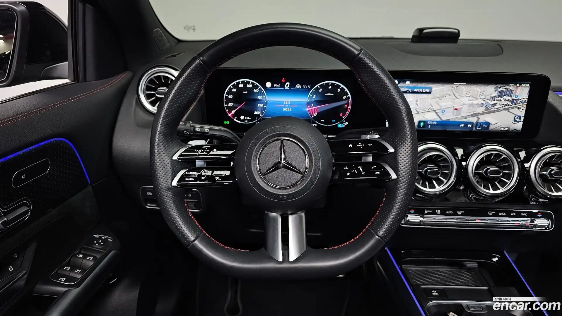 GLA-Class Mercedes-Benz 2025.4-OPTION-018