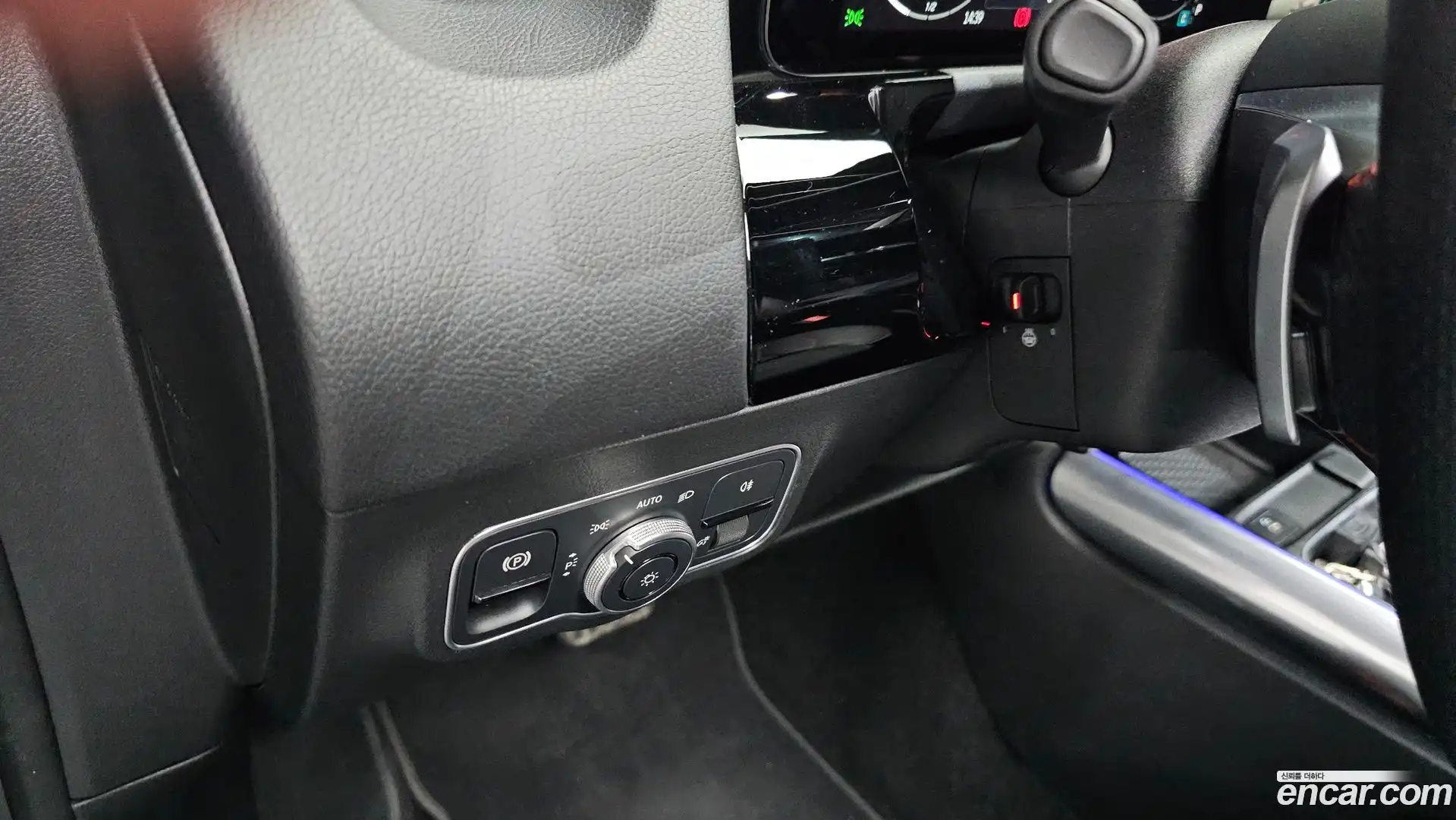 GLA-Class Mercedes-Benz 2025.4-OPTION-046
