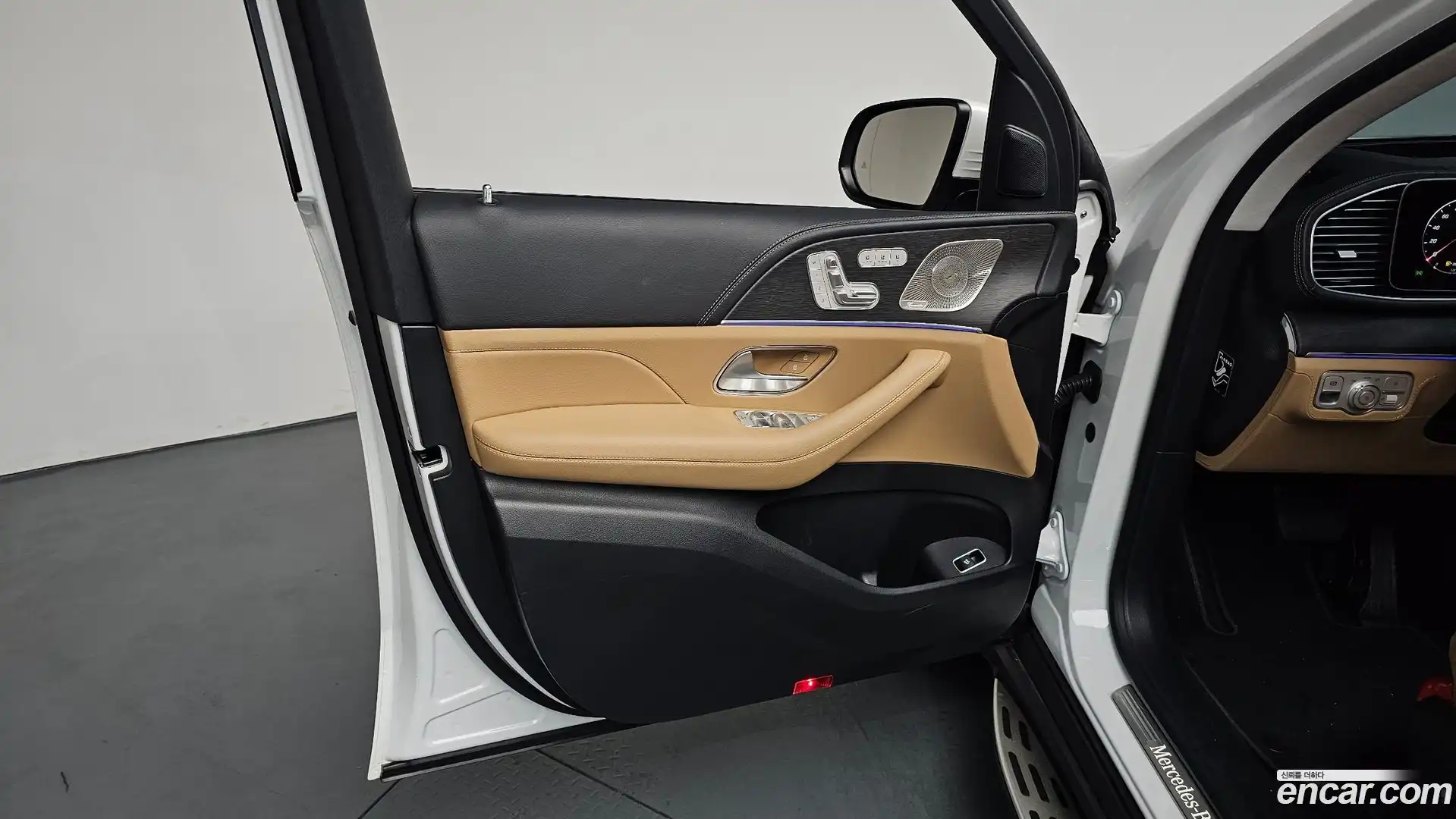 GLE-Class Mercedes-Benz 2025.2-INNER-034
