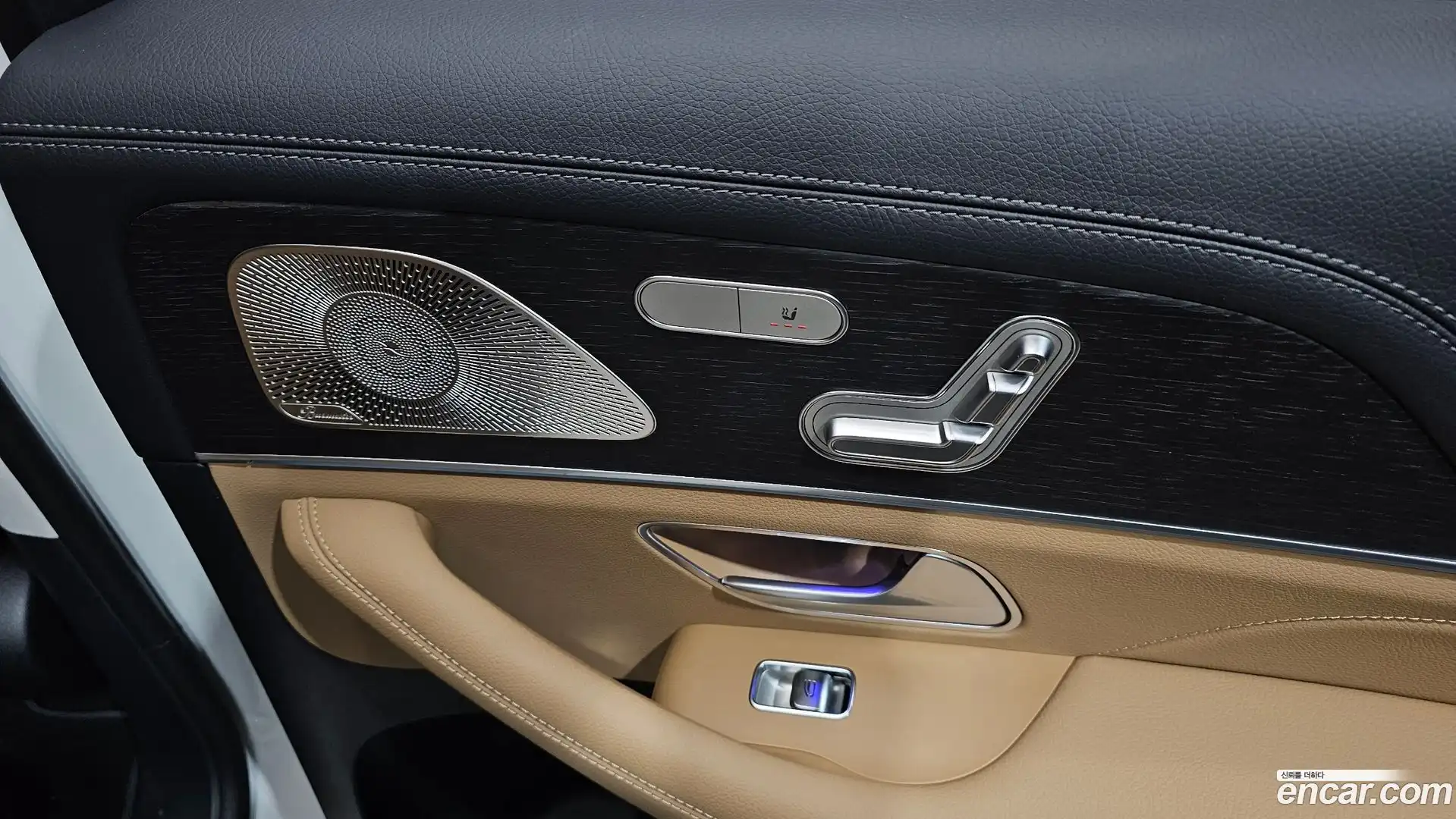 GLE-Class Mercedes-Benz 2025.2-OPTION-049