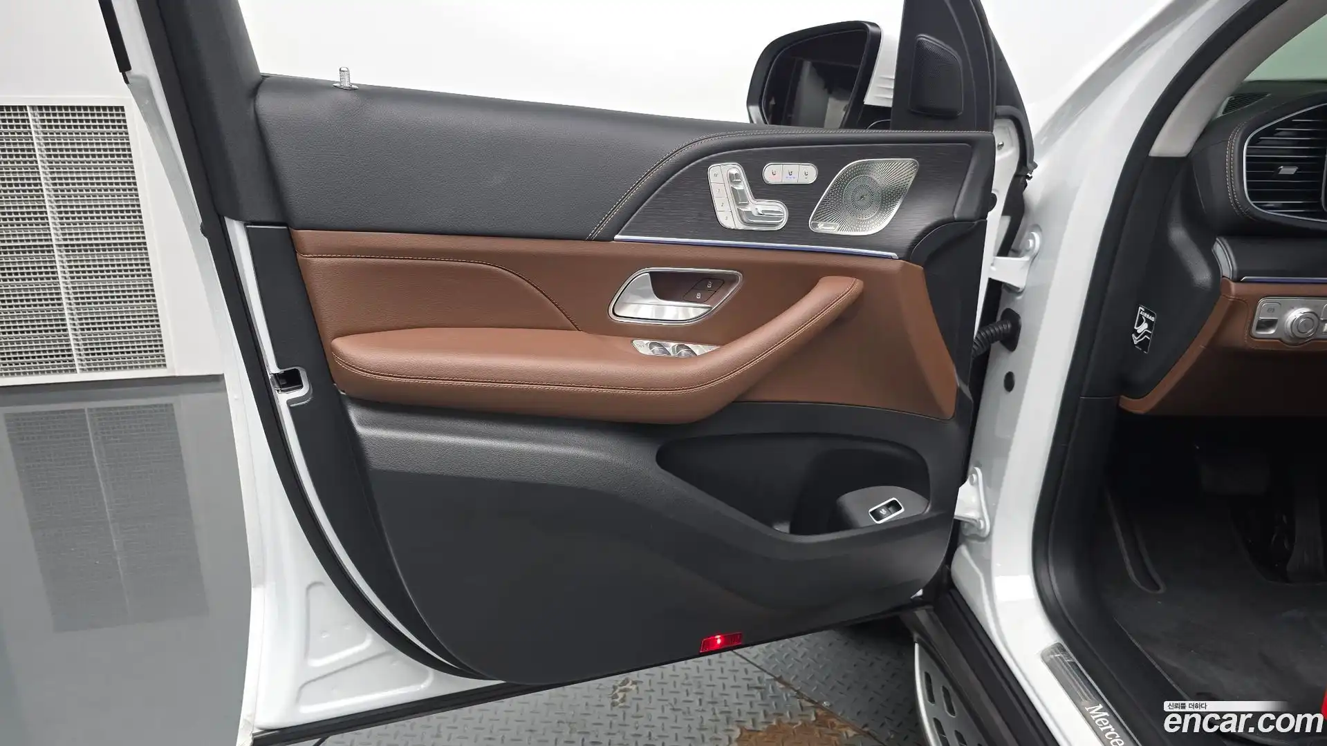 GLE-Class Mercedes-Benz 2025.2-INNER-034