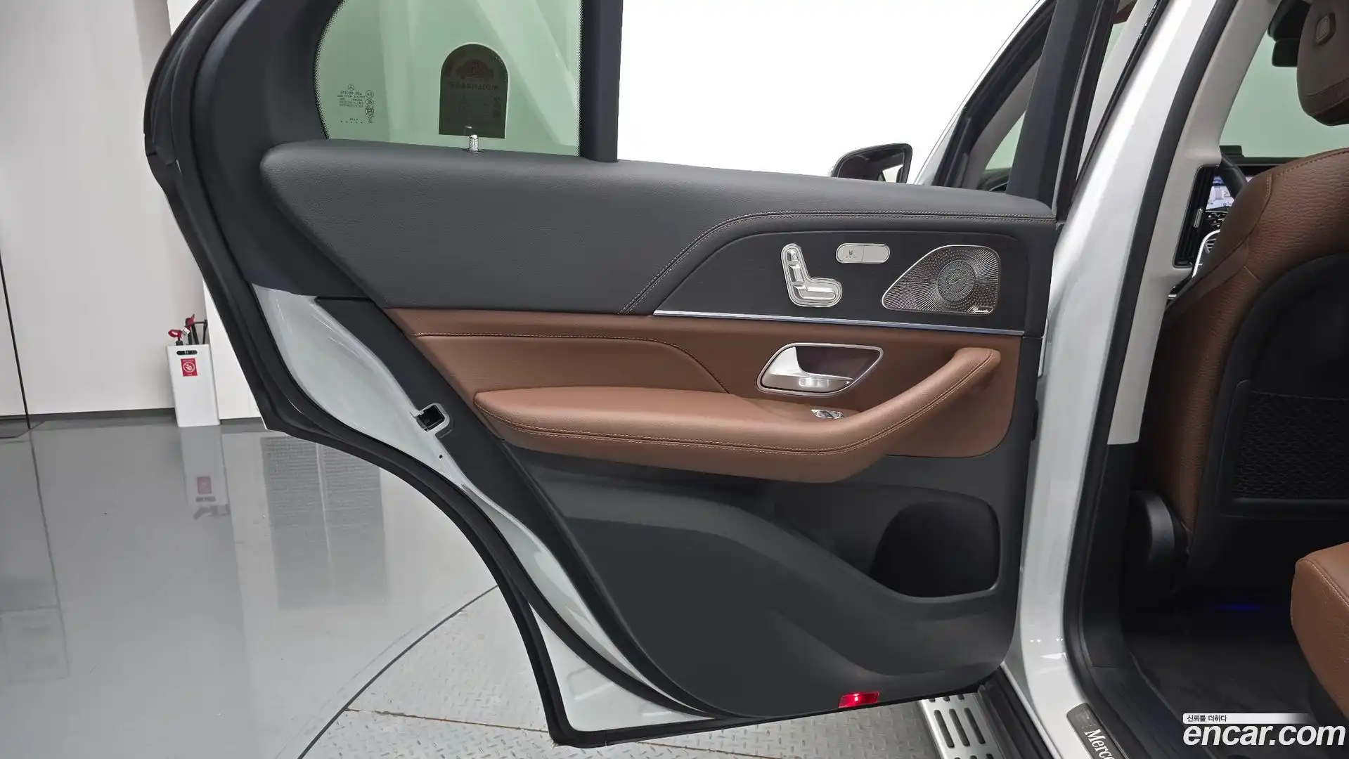 GLE-Class Mercedes-Benz 2025.2-INNER-035