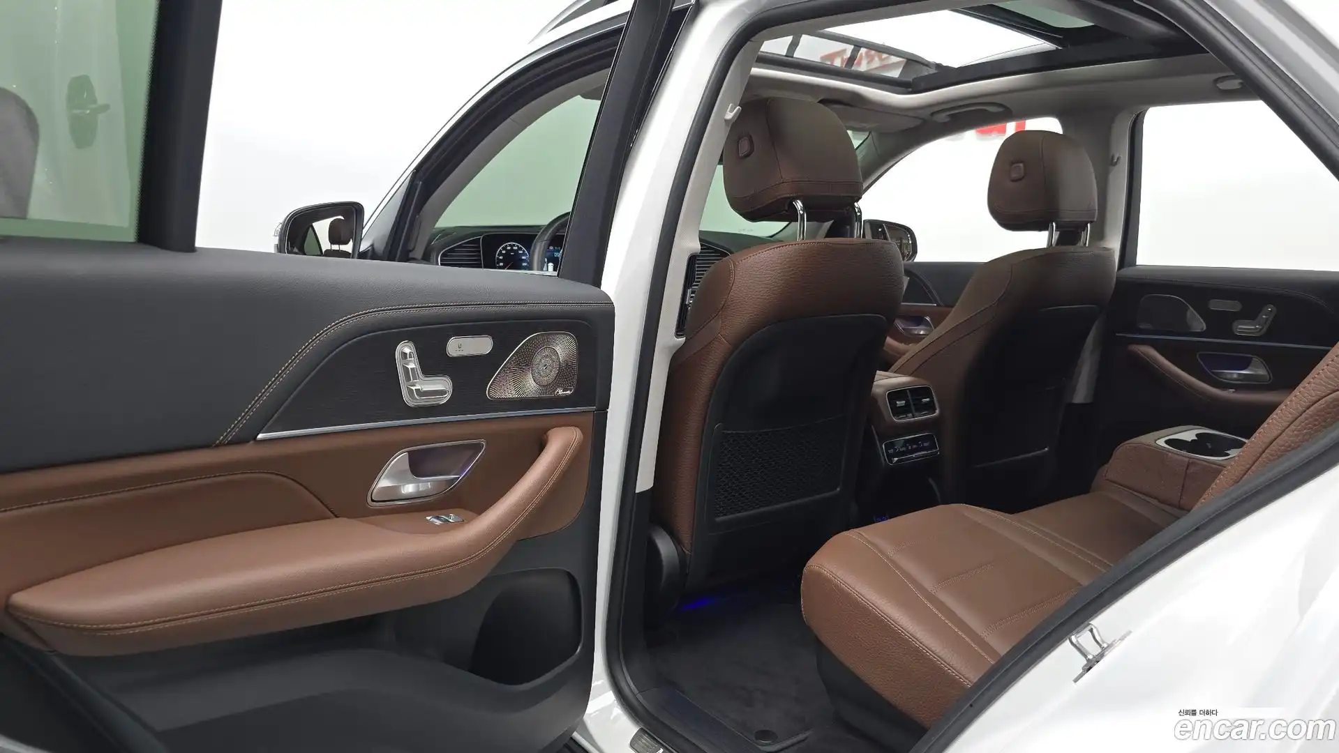 GLE-Class Mercedes-Benz 2025.2-INNER-036