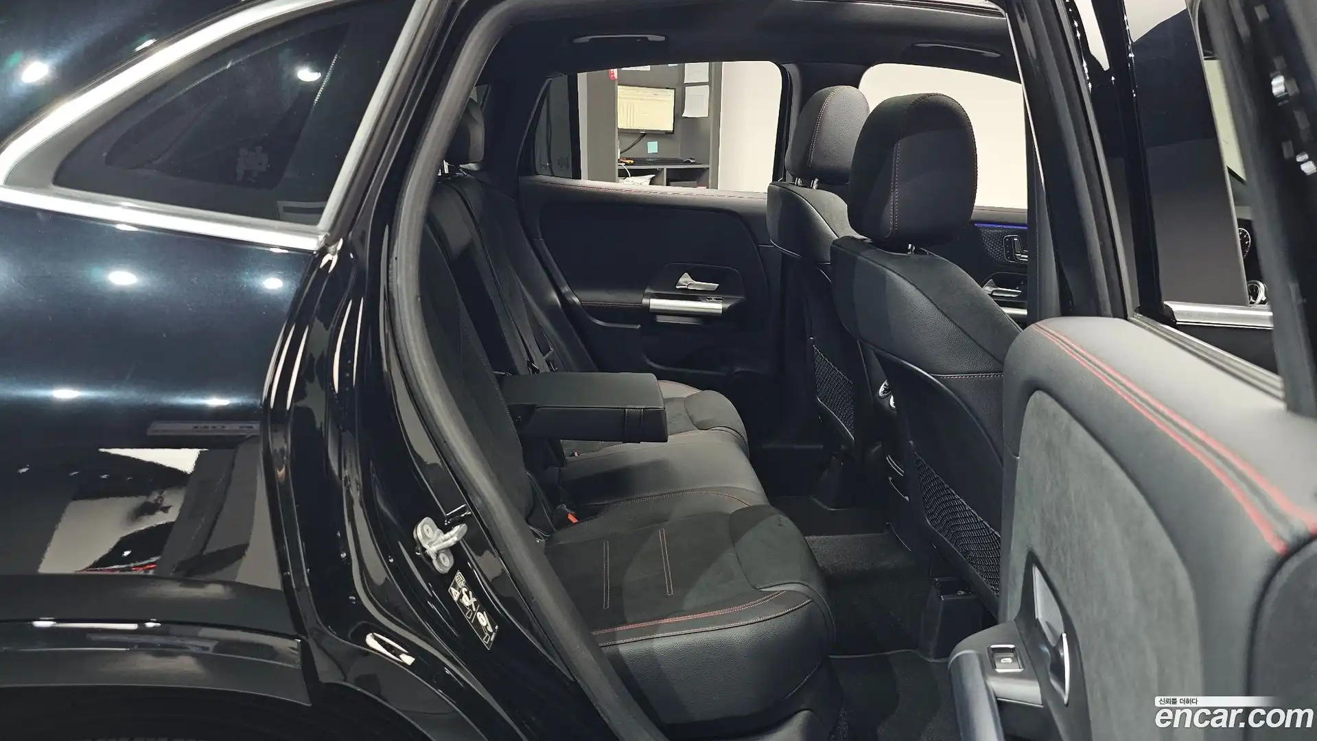 GLA-Class Mercedes-Benz 2025.4-OPTION-015