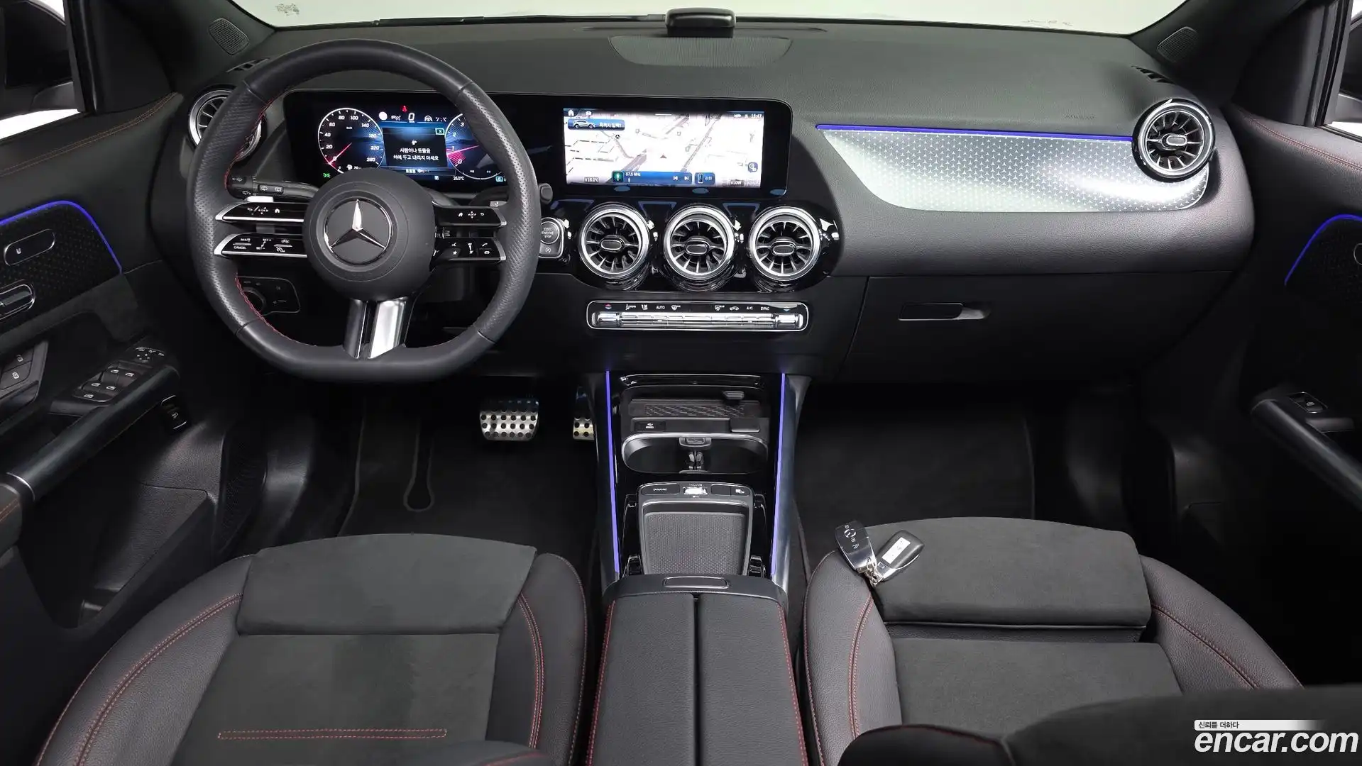 GLA-Class Mercedes-Benz 2025.4-INNER-007