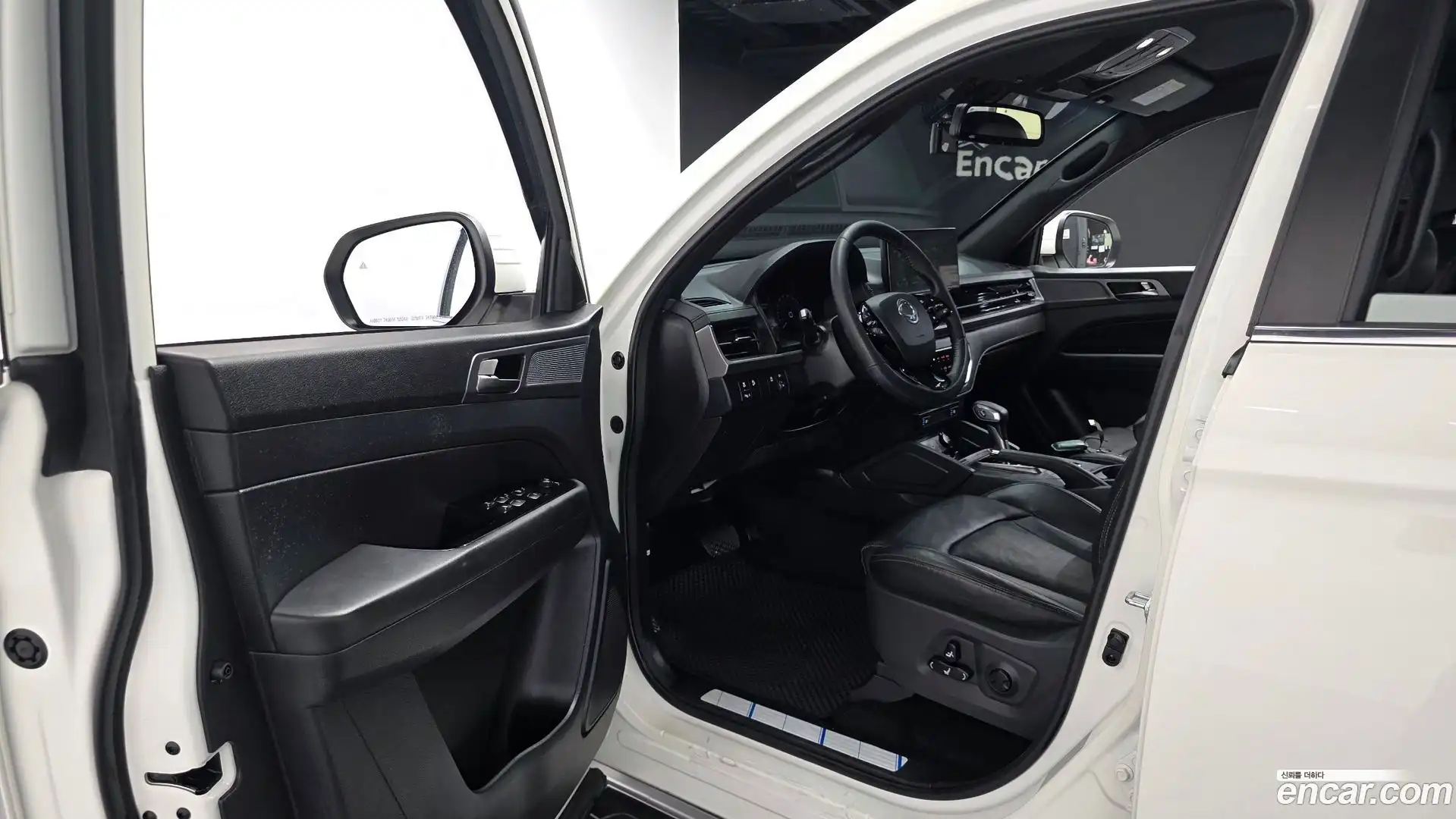 Rexton KG Mobility 2024.6-INNER-010