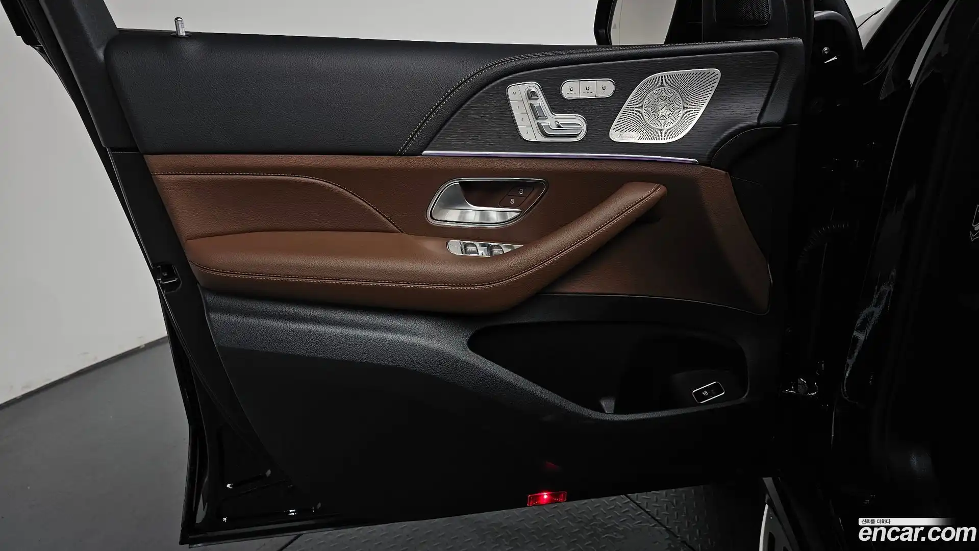 GLE-Class Mercedes-Benz 2025.5-INNER-034