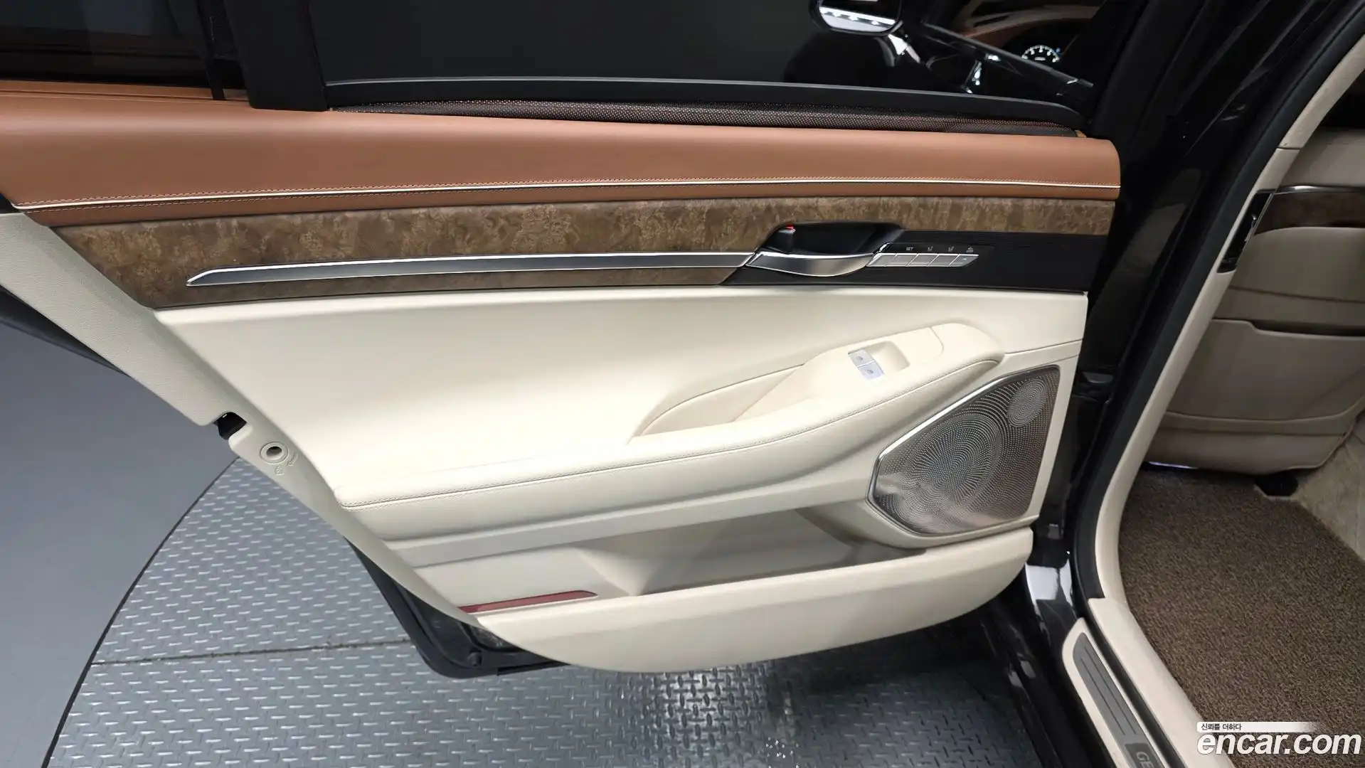G90 Genesis 2019.6-INNER-035