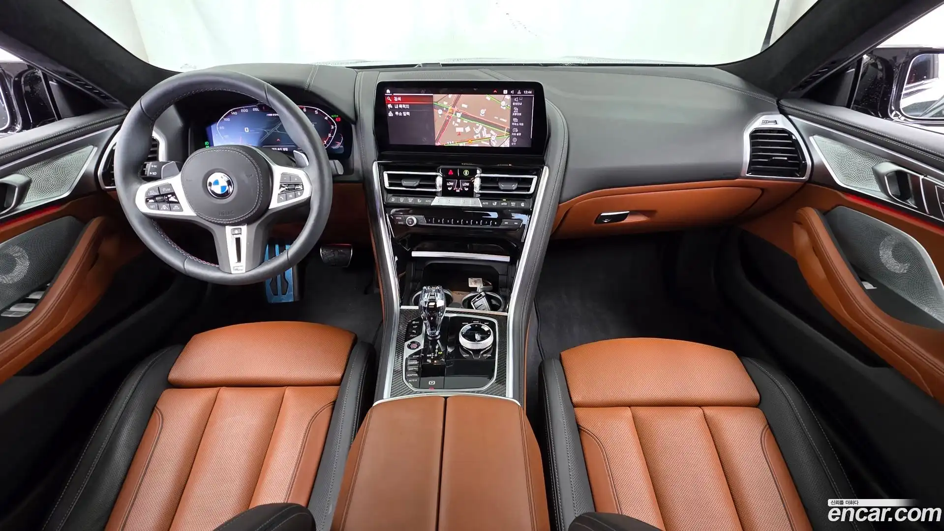 8-Series BMW 2025.4-INNER-007