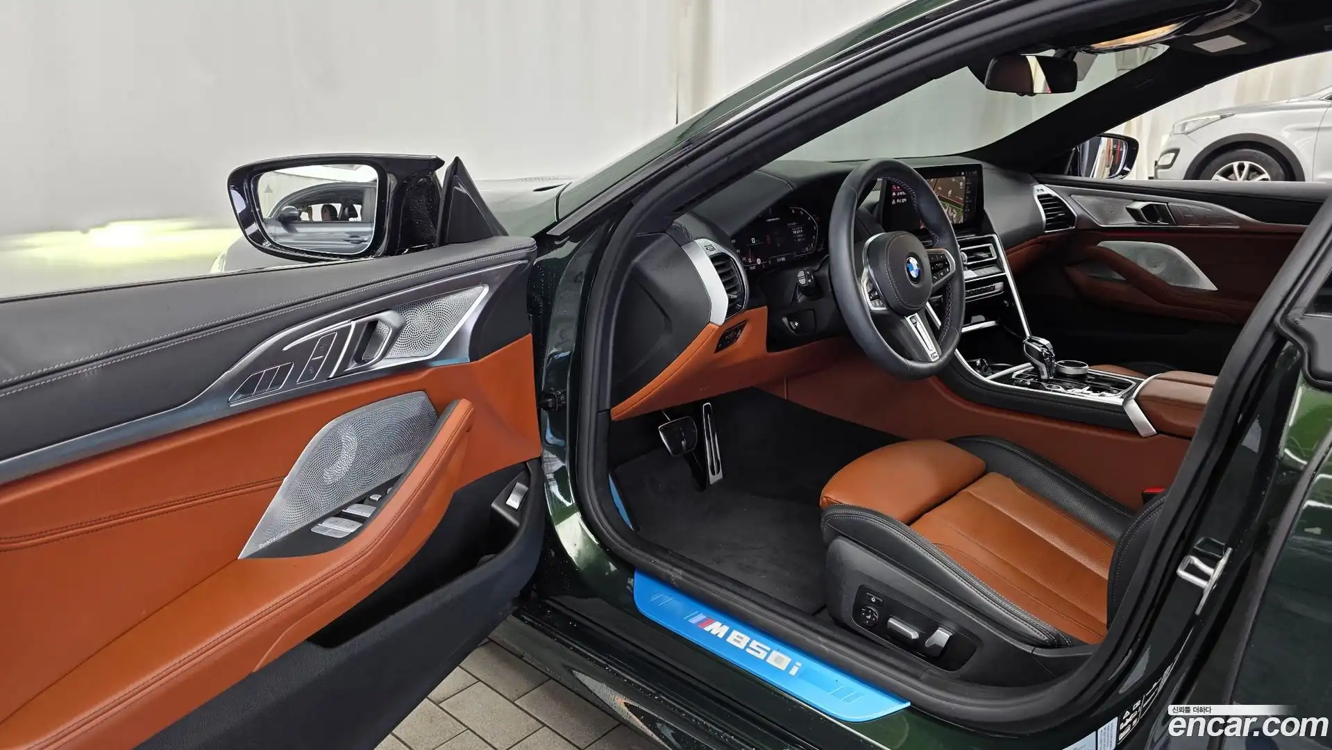 8-Series BMW 2025.4-INNER-010