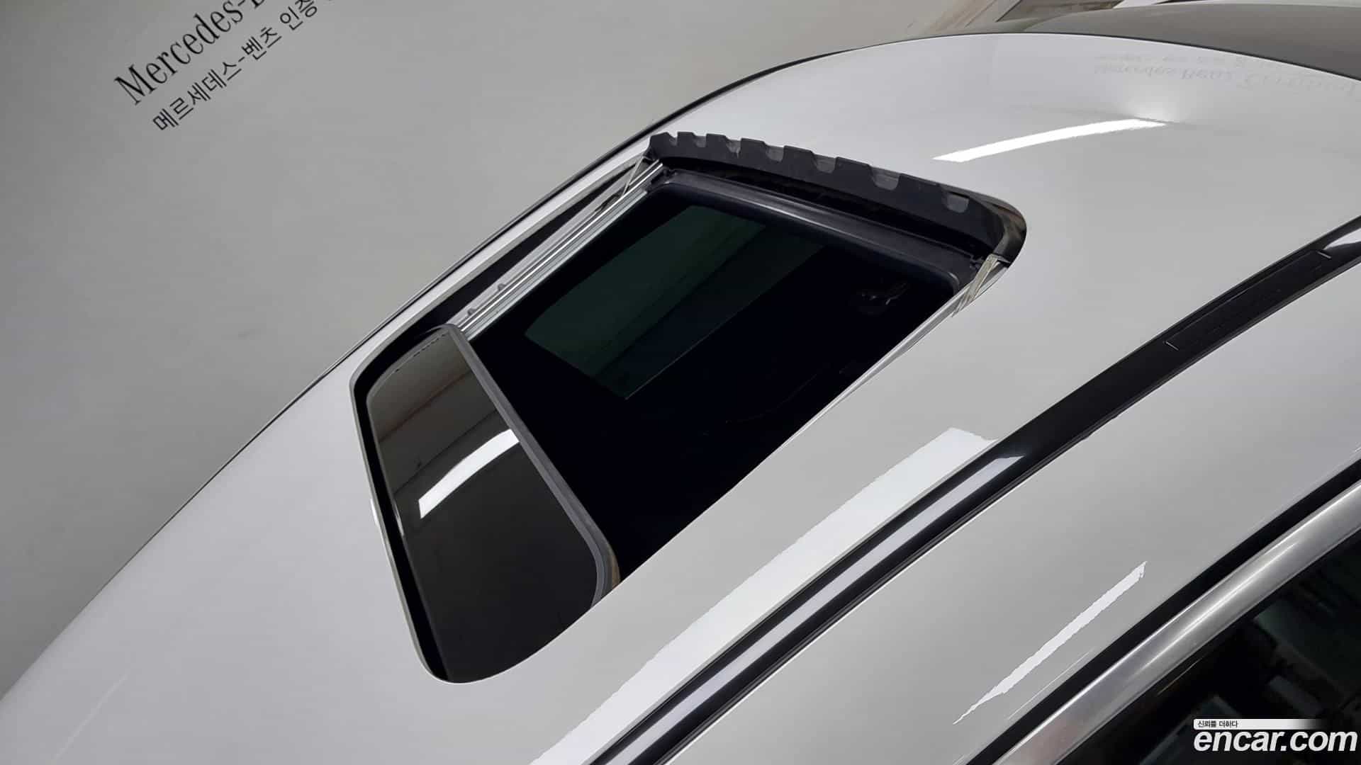 GLC-Class Mercedes-Benz 2022.10-OPTION-016