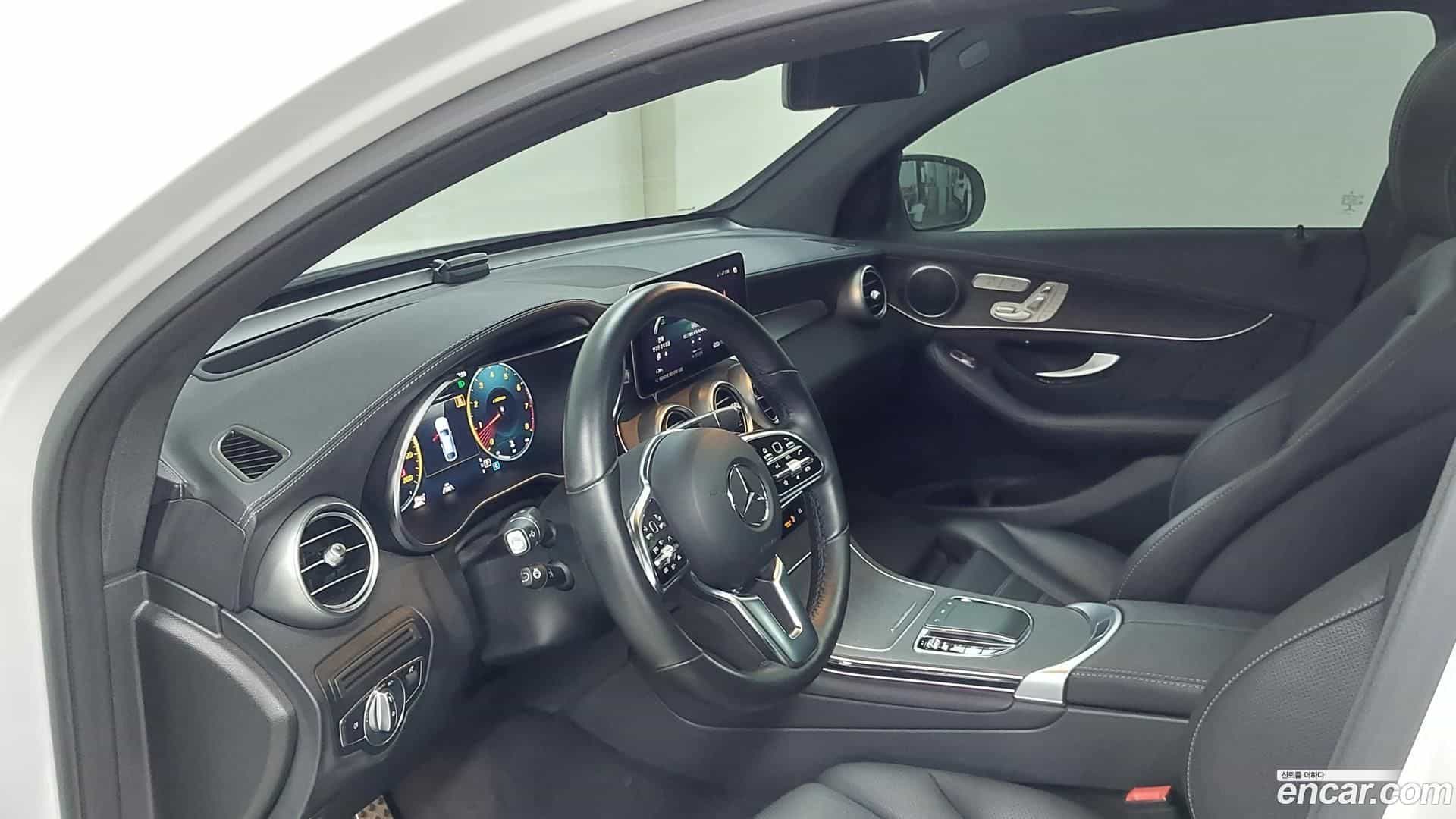 GLC-Class Mercedes-Benz 2022.10-OPTION-017
