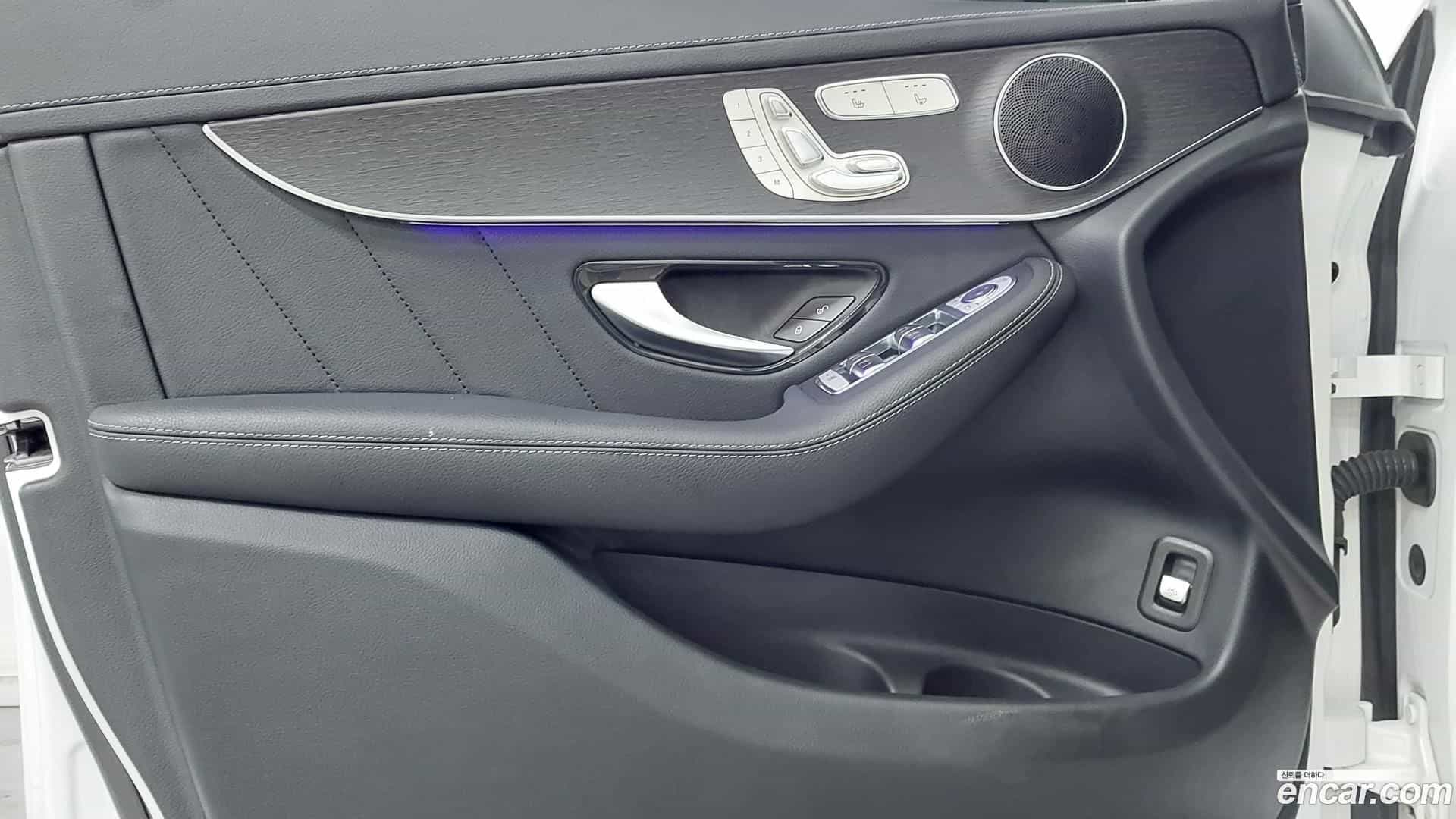 GLC-Class Mercedes-Benz 2022.10-OPTION-019