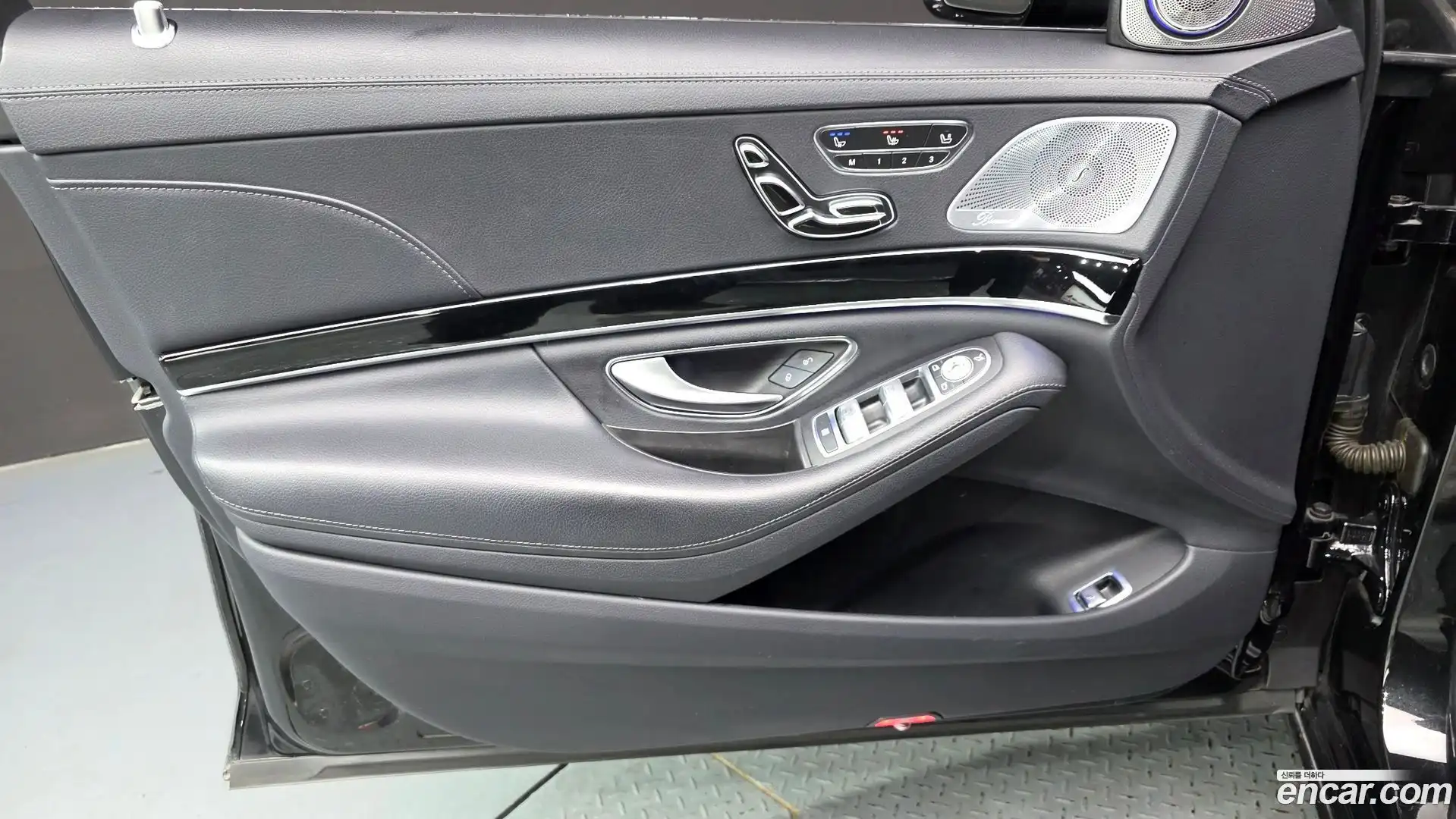 S-Class Mercedes-Benz 2017.3-INNER-034