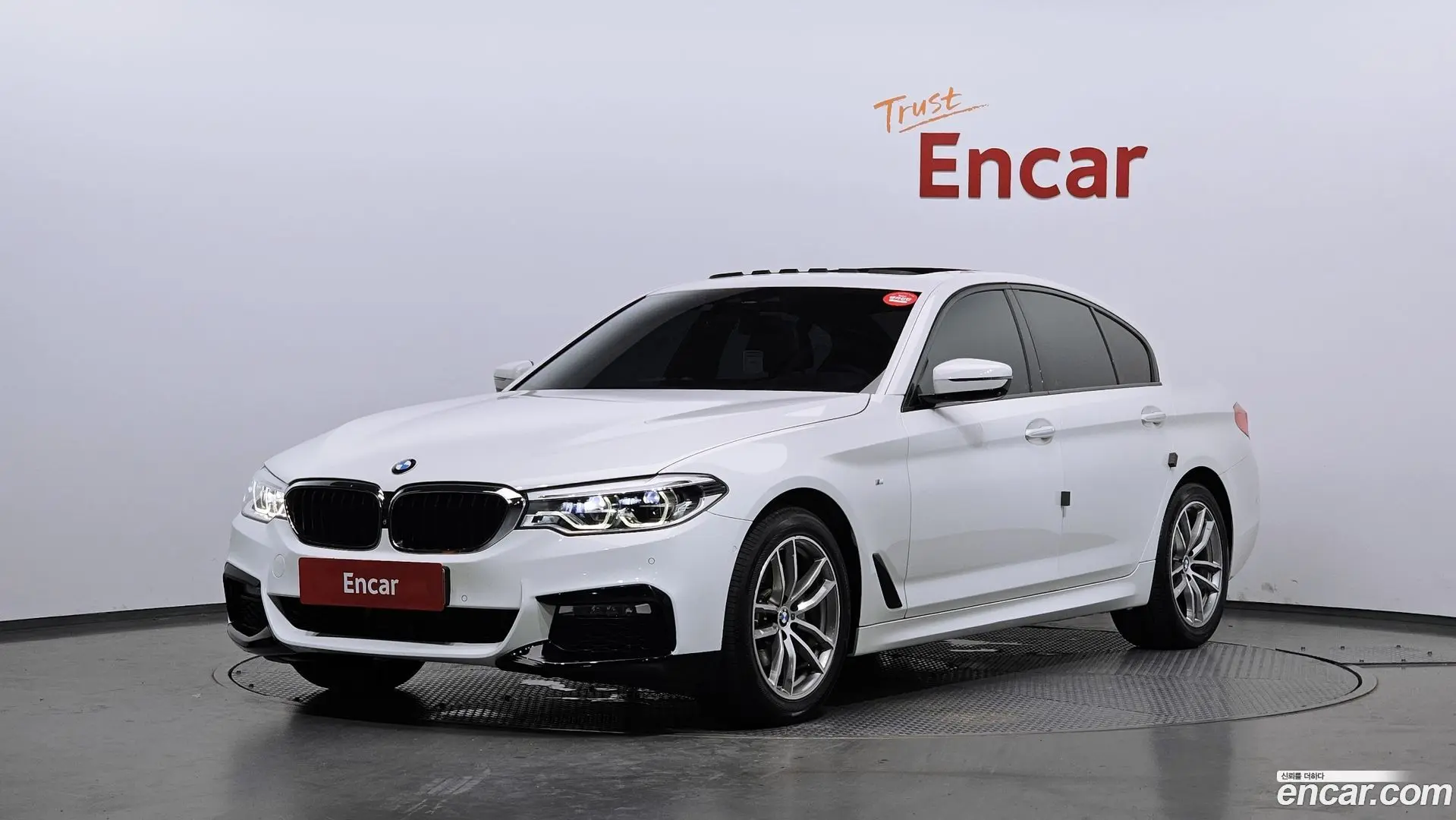 Main__Slider__Photo:5-Series BMW 2017.9-0