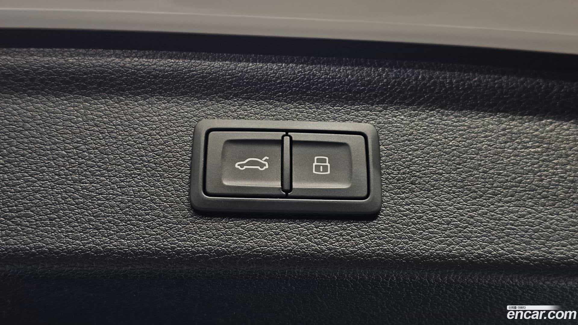 Q3 Audi 2022.8-OPTION-045