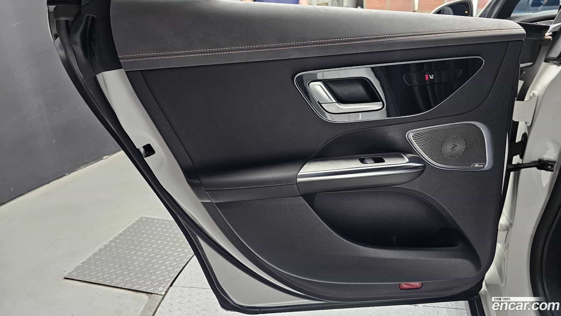 EQE Mercedes-Benz 2023.5-INNER-035