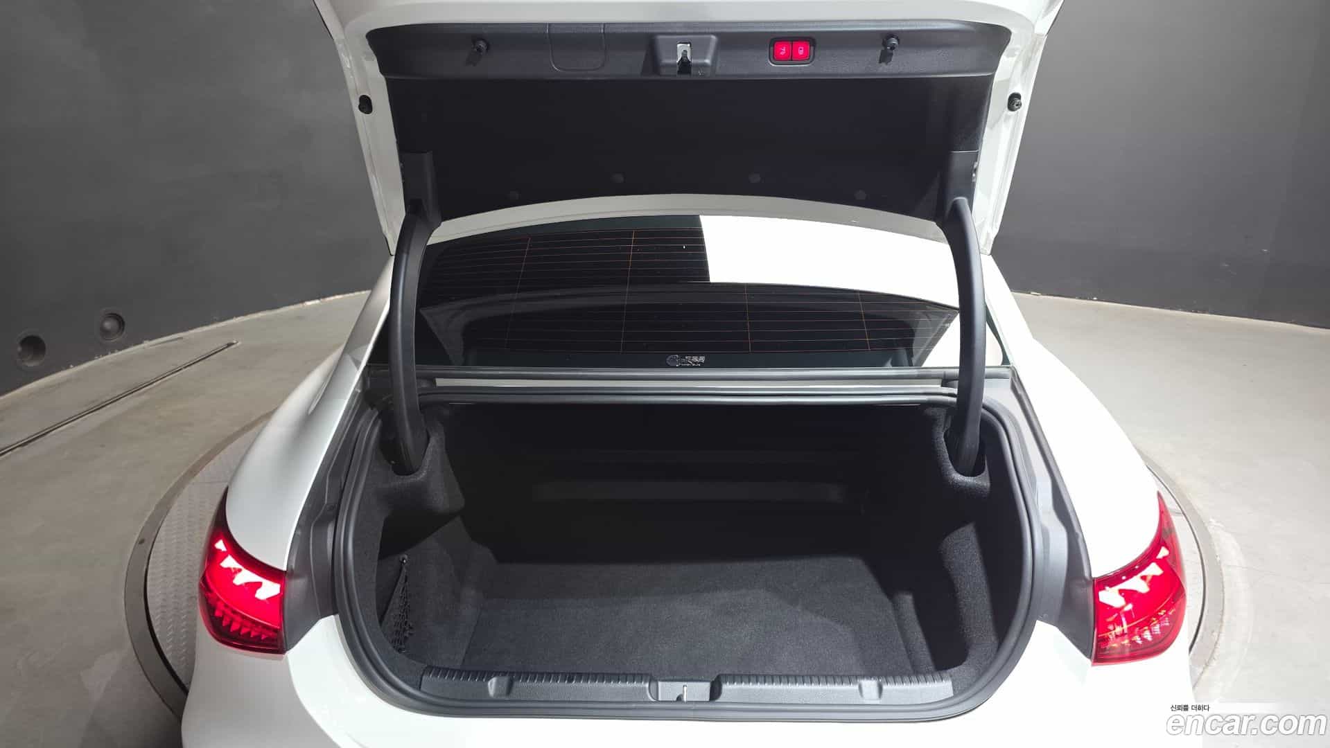 EQE Mercedes-Benz 2023.5-OPTION-044