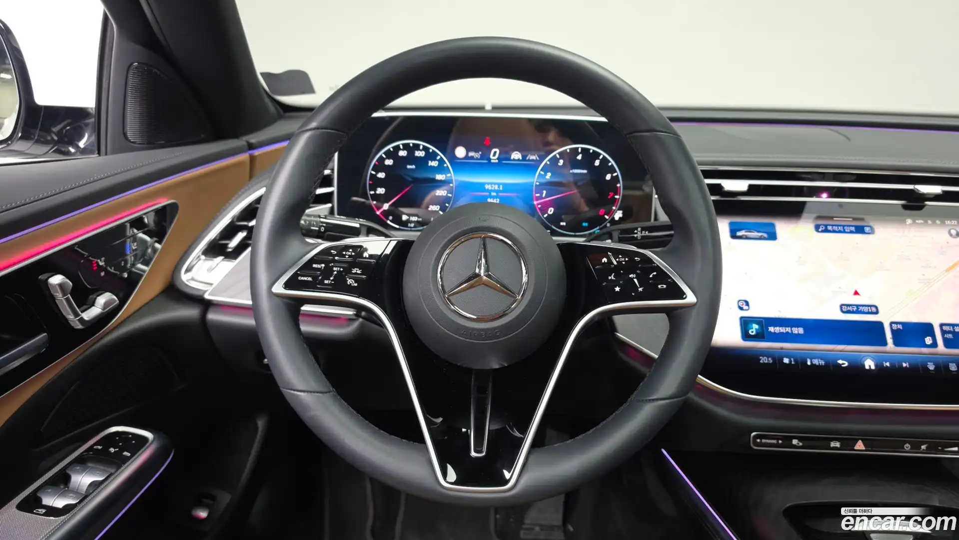 E-Class Mercedes-Benz 2024.4-OPTION-017