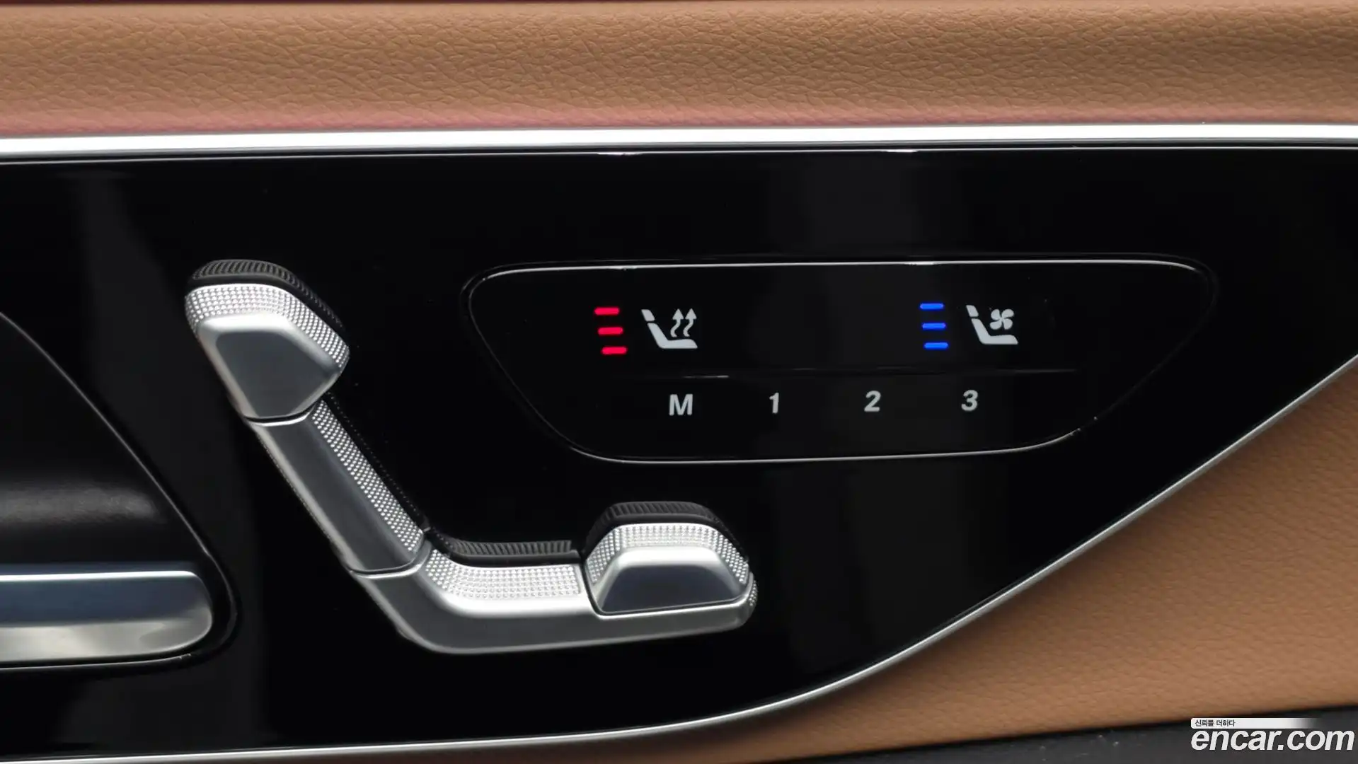 E-Class Mercedes-Benz 2024.4-OPTION-044