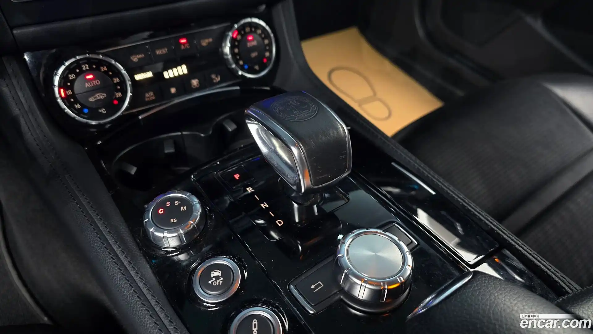 CLS-Class Mercedes-Benz 2014.3-INNER-009