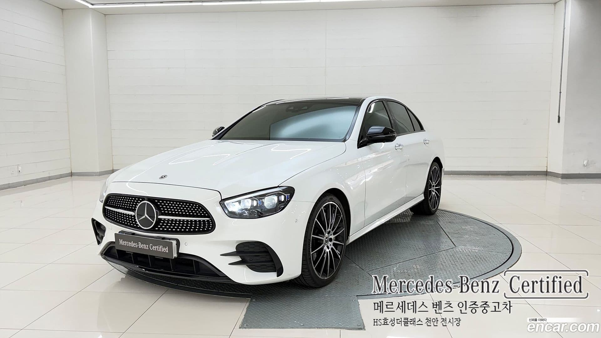 Main__Slider__Photo:E-Class Mercedes-Benz 2022.11-0