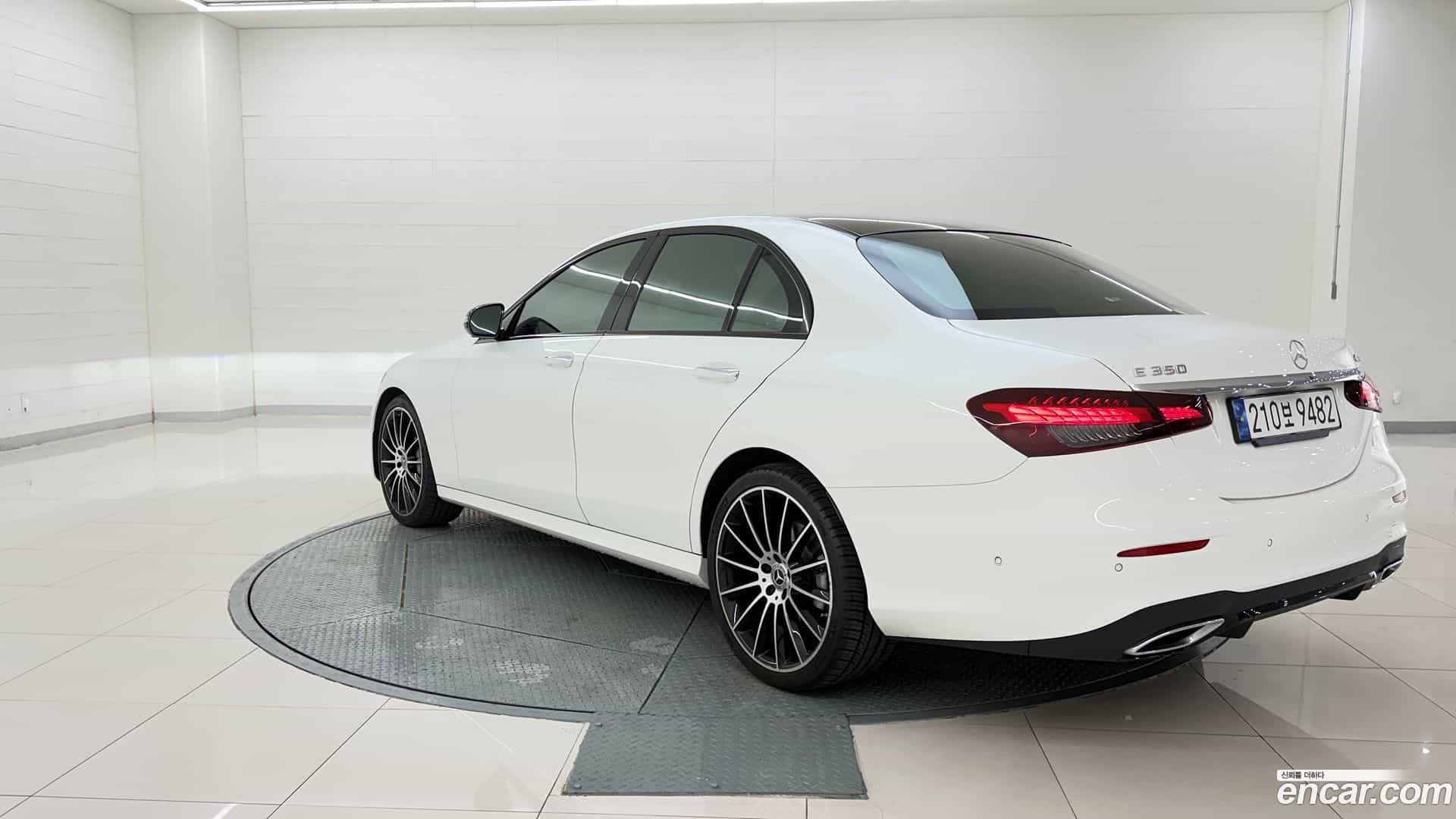 E-Class Mercedes-Benz 2022.11-OUTER-003