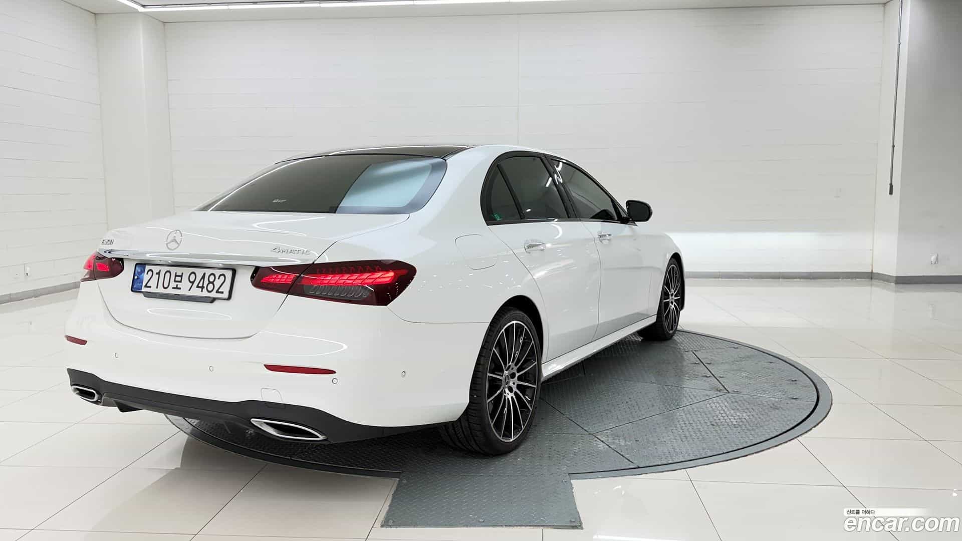 E-Class Mercedes-Benz 2022.11-OUTER-005