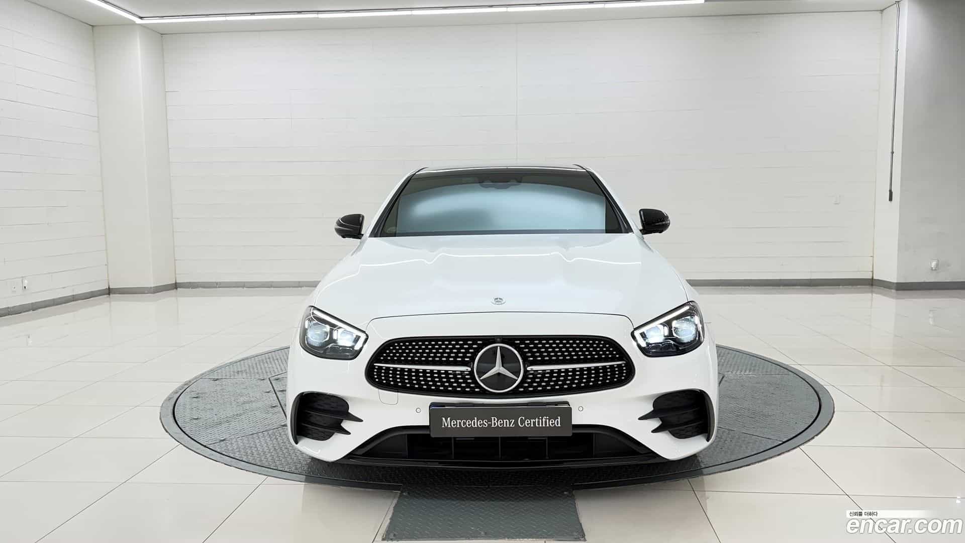 E-Class Mercedes-Benz 2022.11-INNER-008