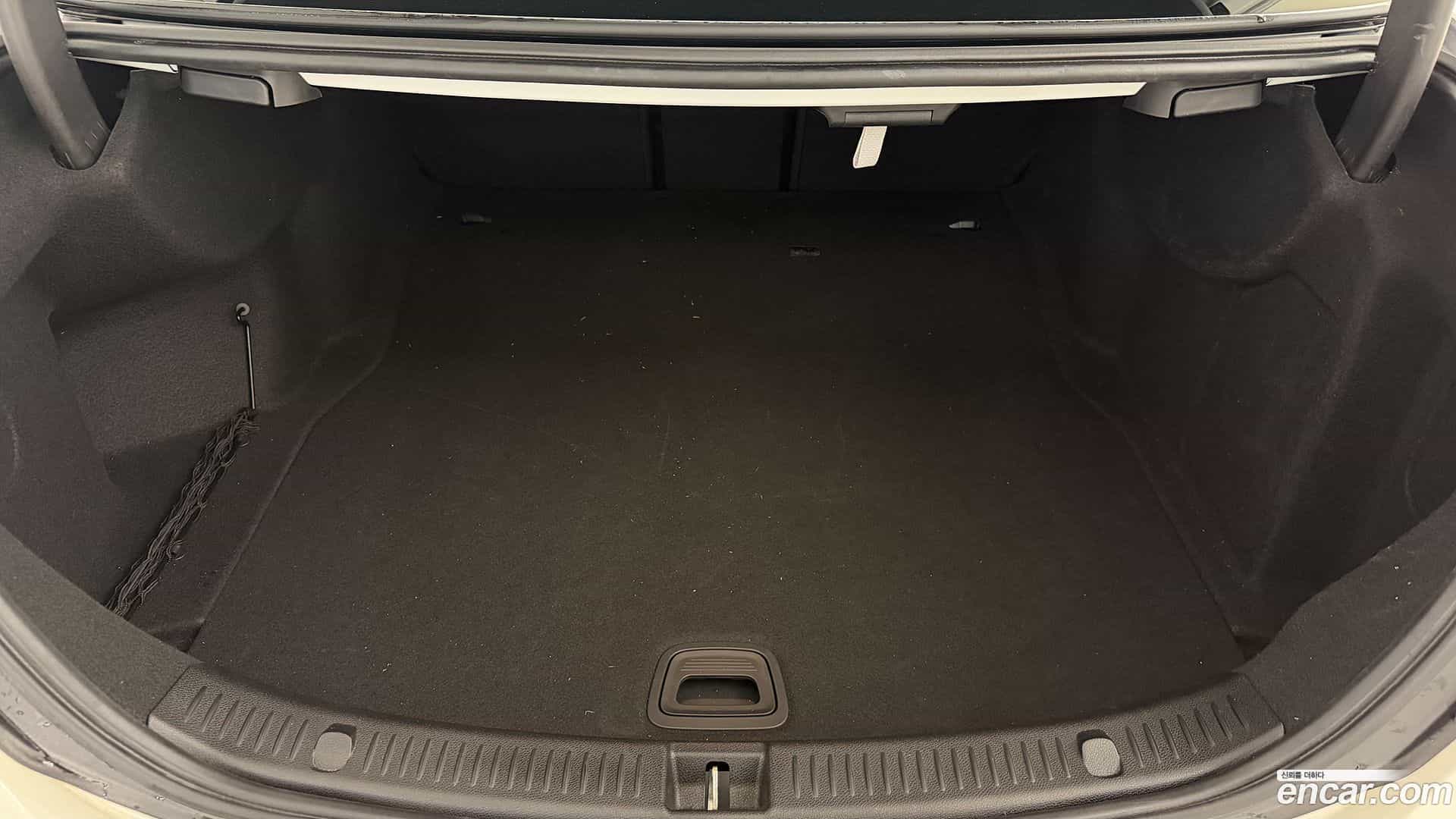 E-Class Mercedes-Benz 2022.11-OPTION-016