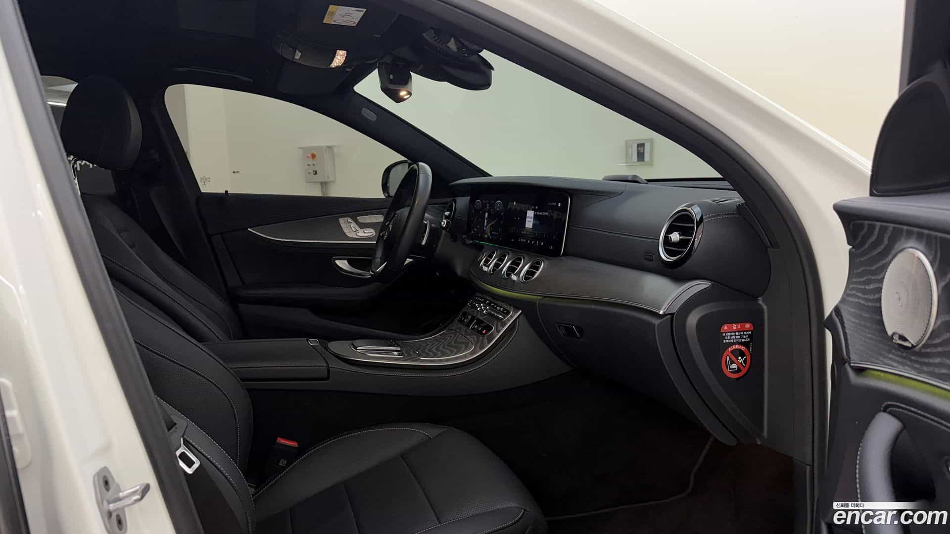 E-Class Mercedes-Benz 2022.11-OPTION-021