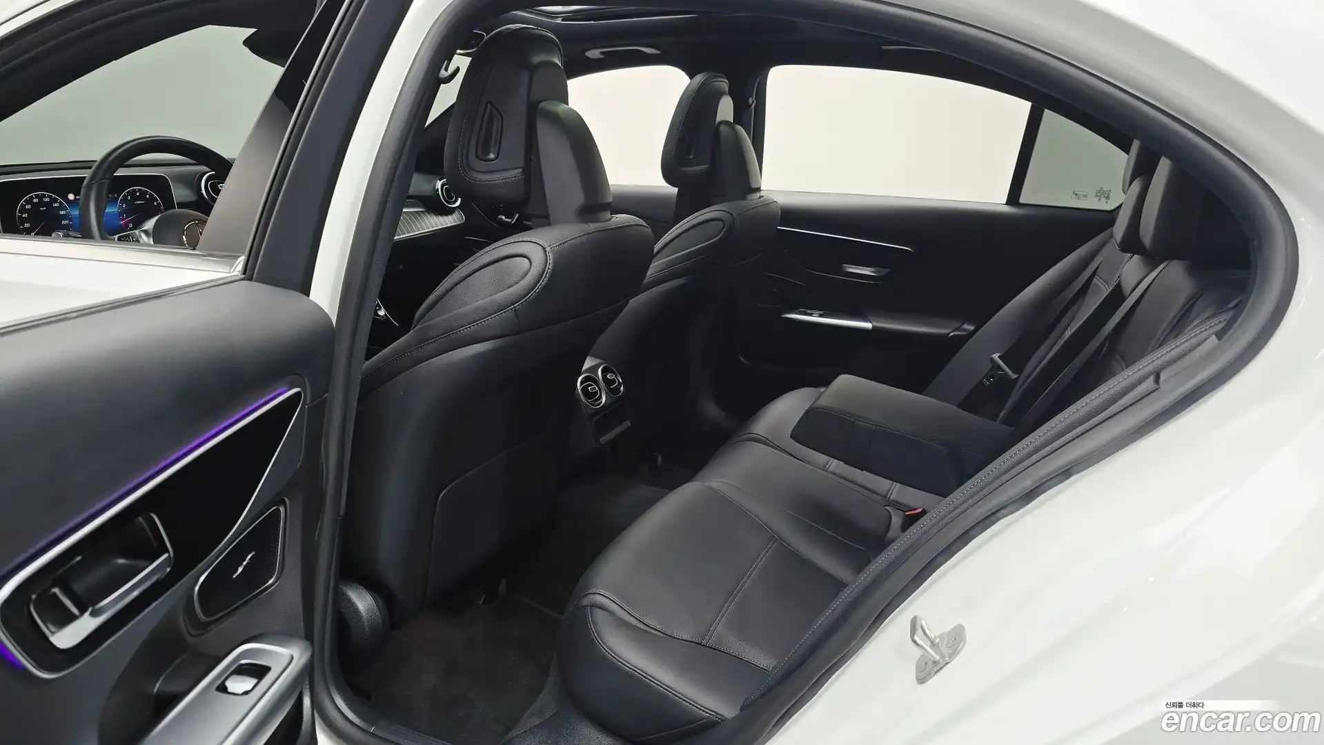 C-Class Mercedes-Benz 2023.11-OPTION-015