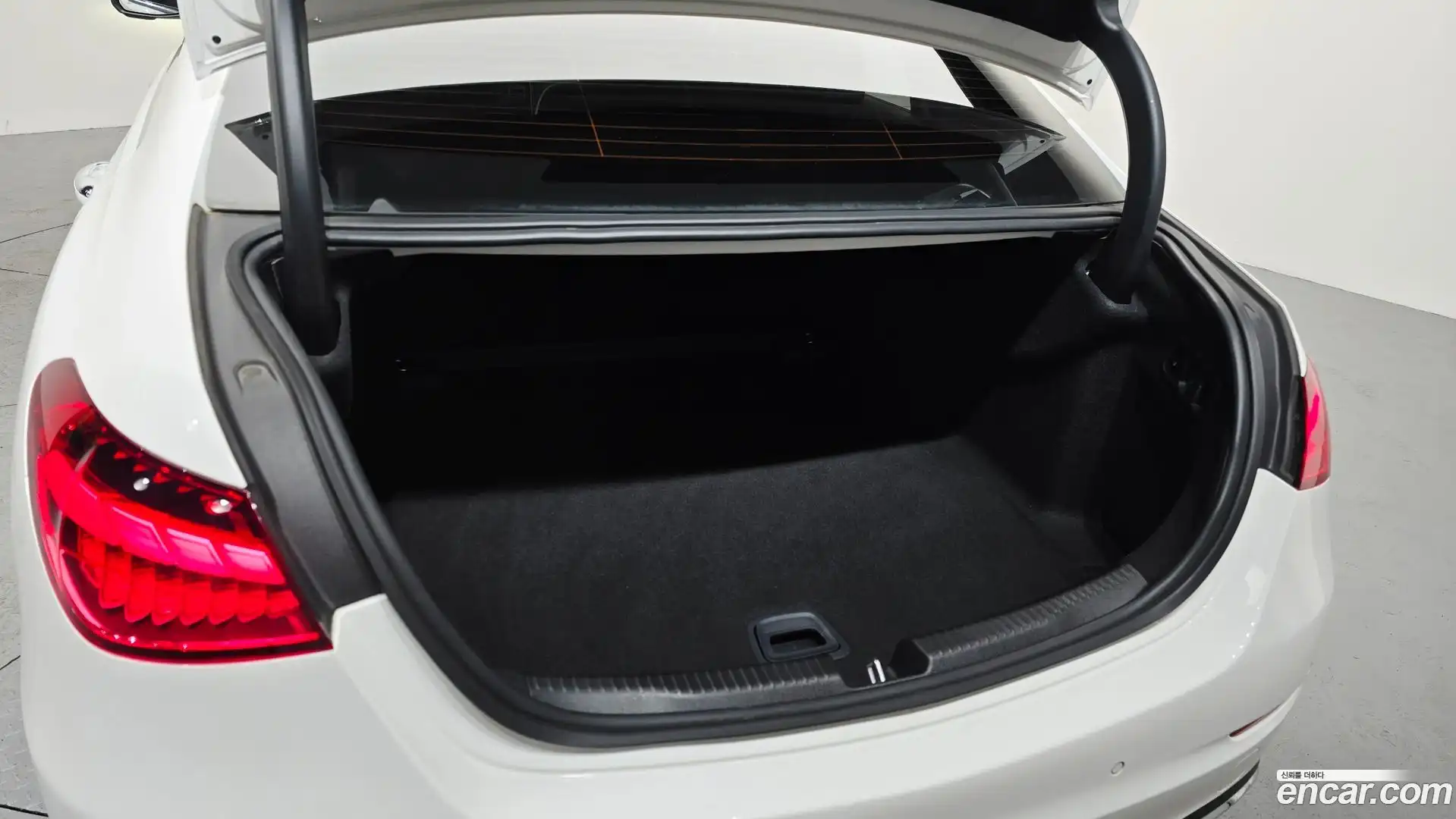C-Class Mercedes-Benz 2023.11-OPTION-021
