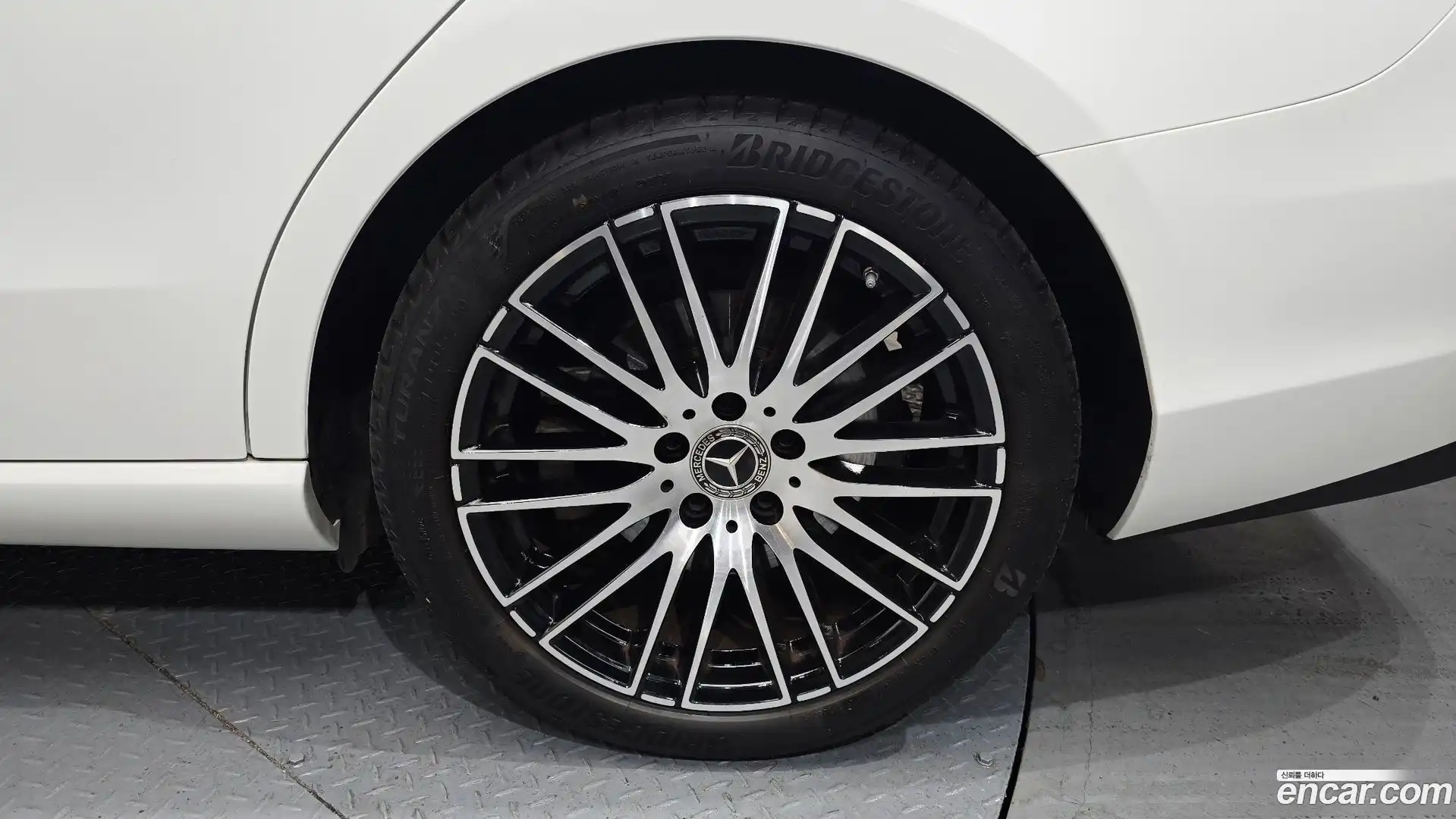 C-Class Mercedes-Benz 2023.11-OUTER-031