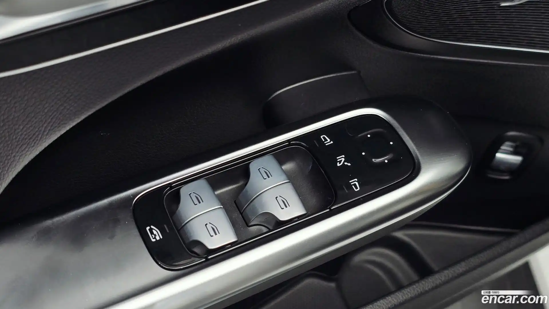 C-Class Mercedes-Benz 2023.11-OPTION-040