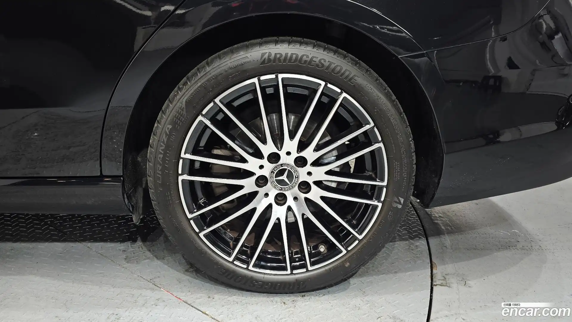 C-Class Mercedes-Benz 2023.11-OUTER-031