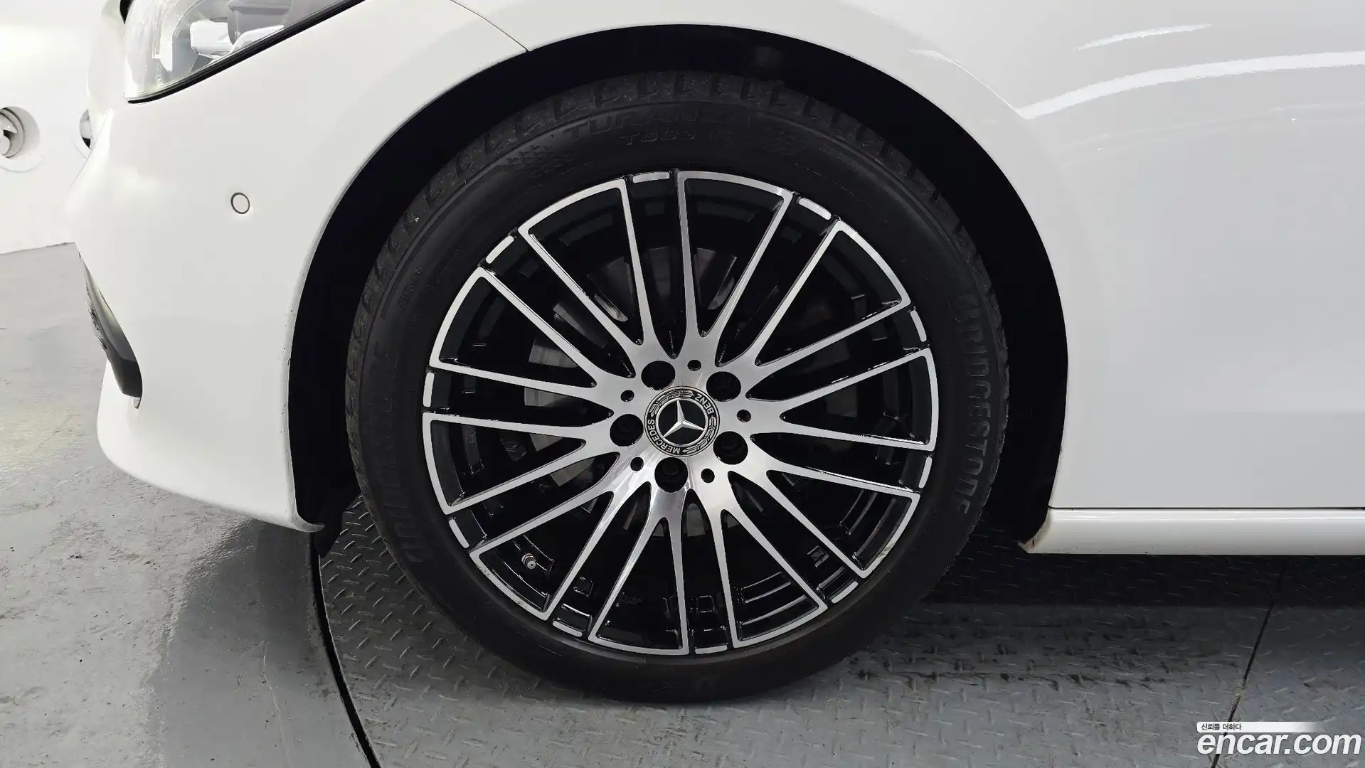 C-Class Mercedes-Benz 2023.11-OUTER-005