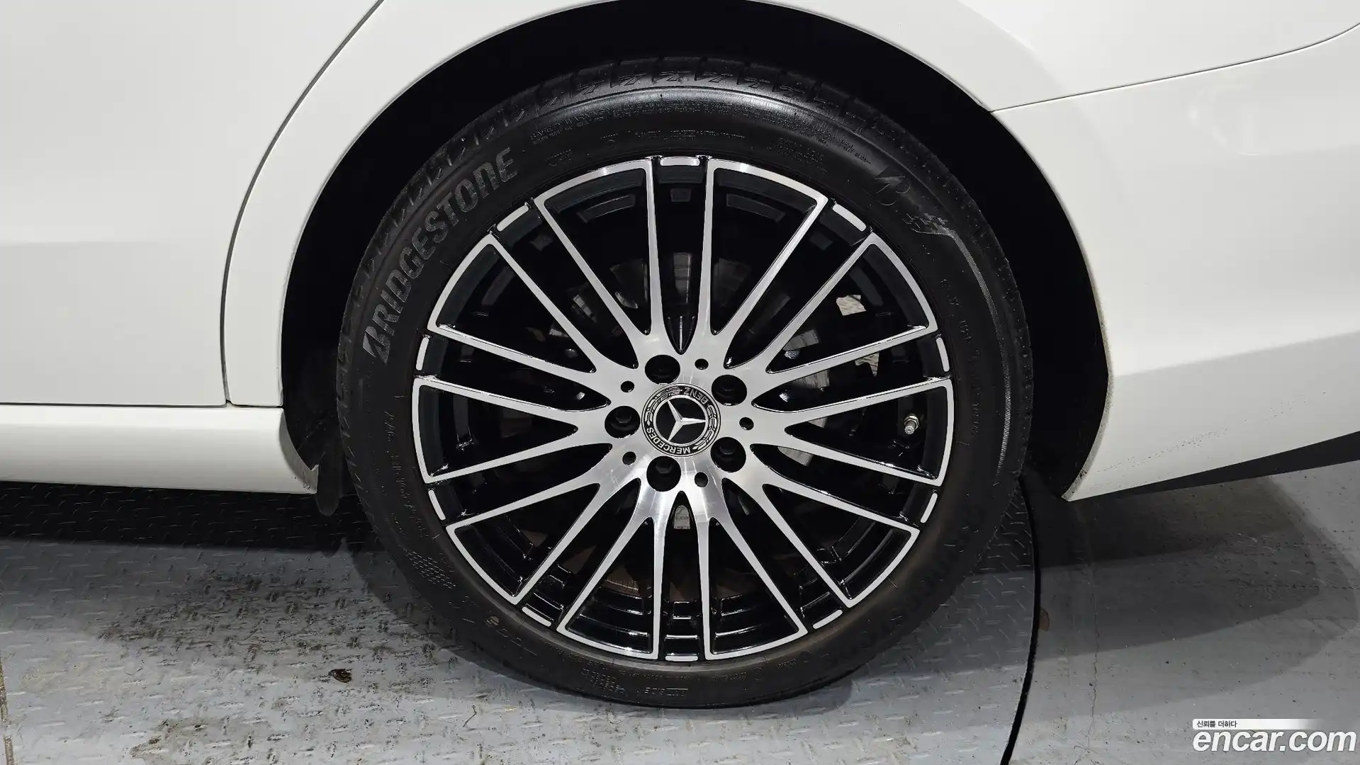 C-Class Mercedes-Benz 2023.11-OUTER-031