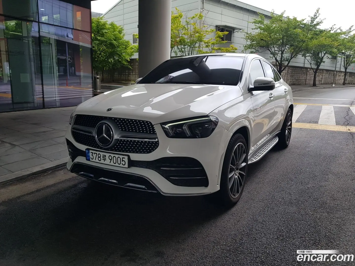 Main__Slider__Photo:GLE-Class Mercedes-Benz 2023.4-0