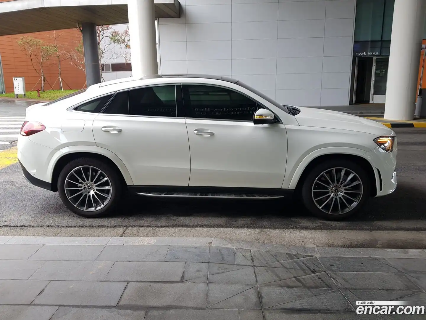 GLE-Class Mercedes-Benz 2023.4-OUTER-002