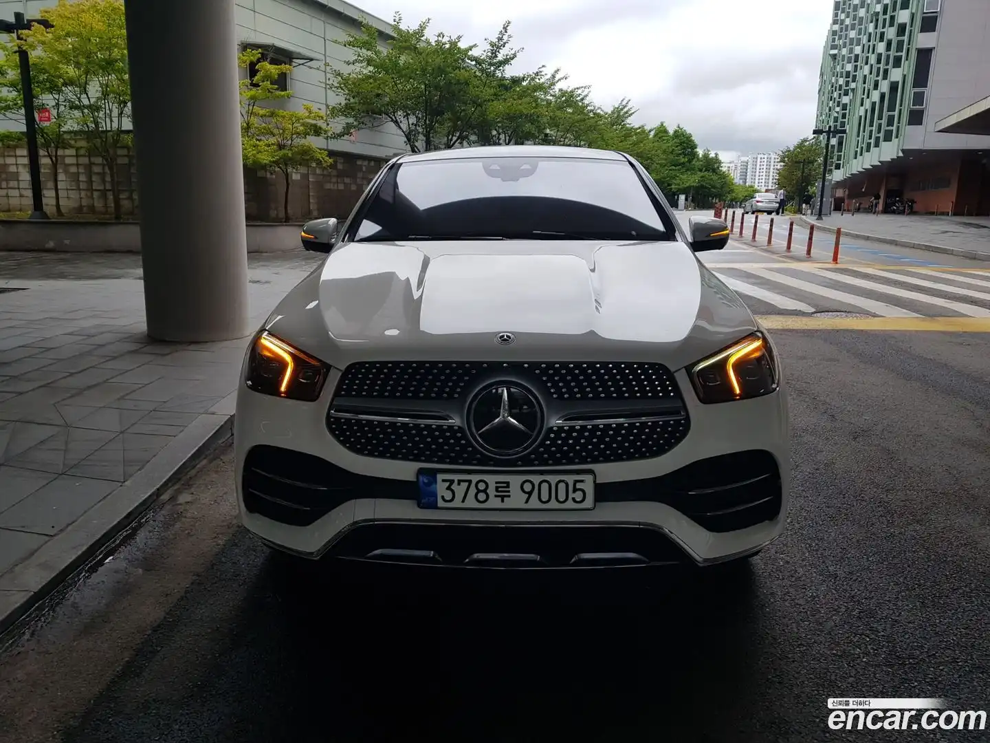 GLE-Class Mercedes-Benz 2023.4-OUTER-003