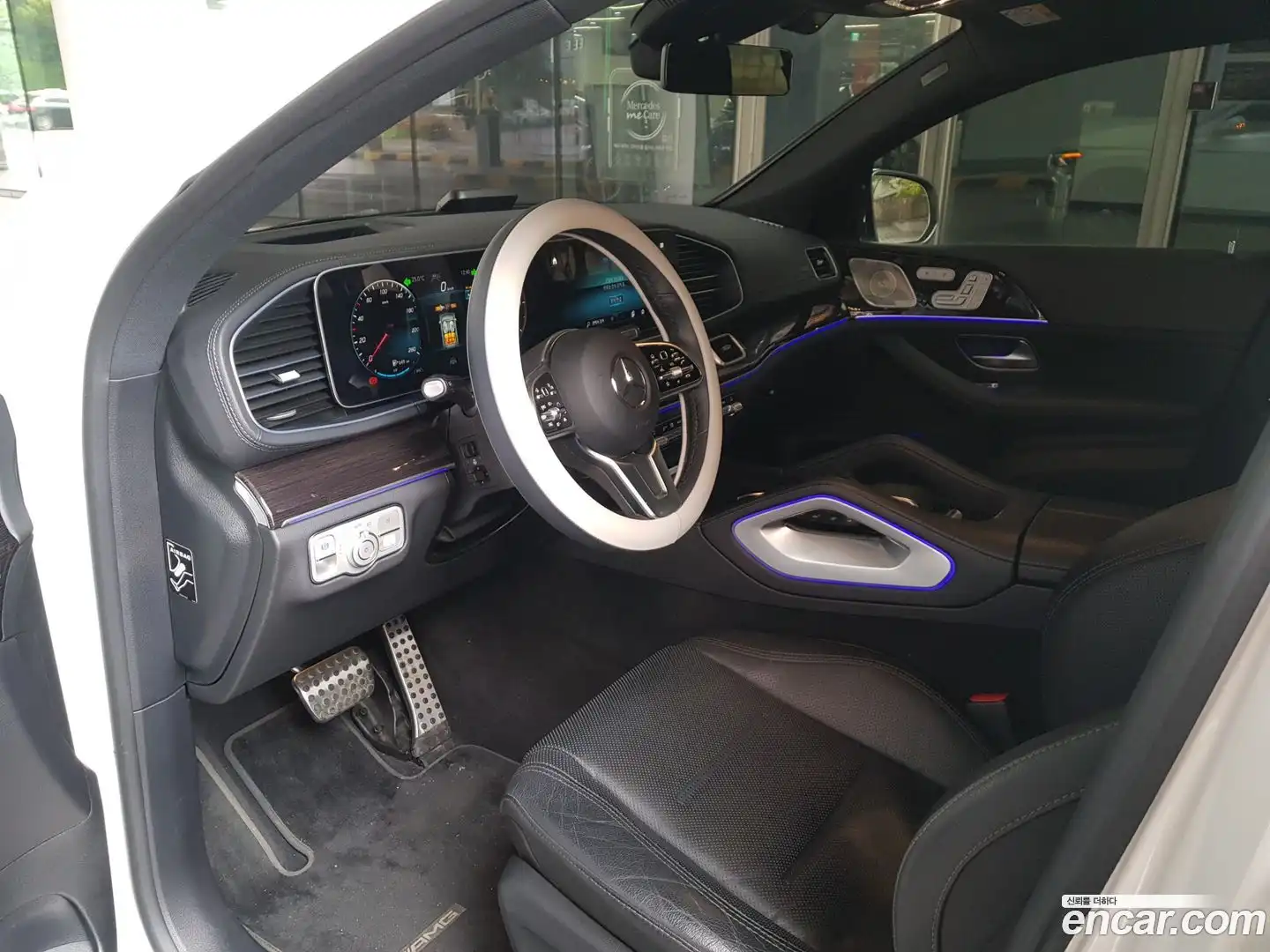 GLE-Class Mercedes-Benz 2023.4-INNER-009