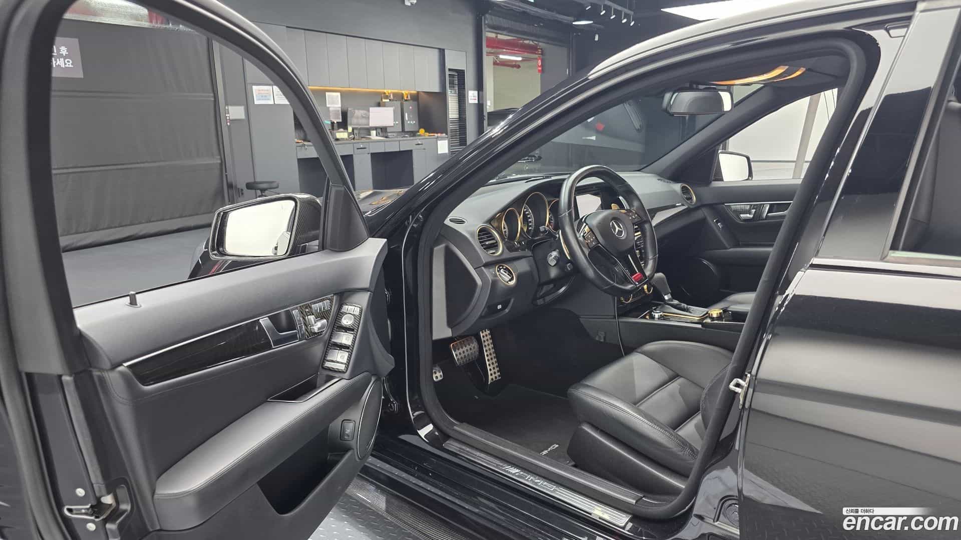 C-Class Mercedes-Benz 2012.6-INNER-010