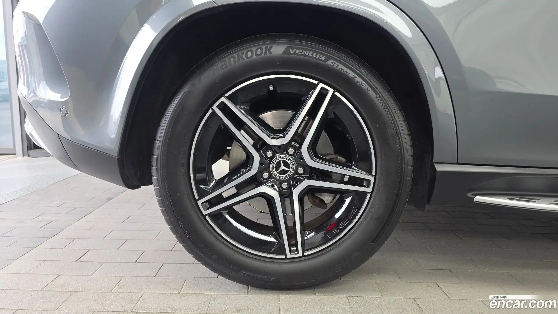 GLE-Class Mercedes-Benz 2020.10-OUTER-005