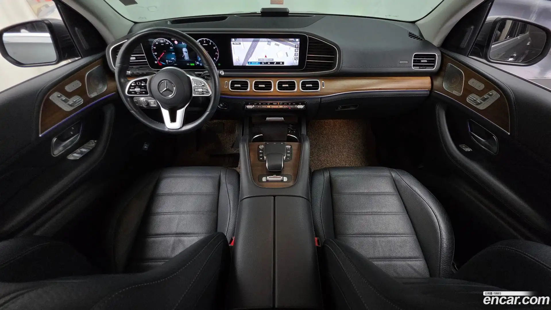 GLE-Class Mercedes-Benz 2020.10-INNER-007